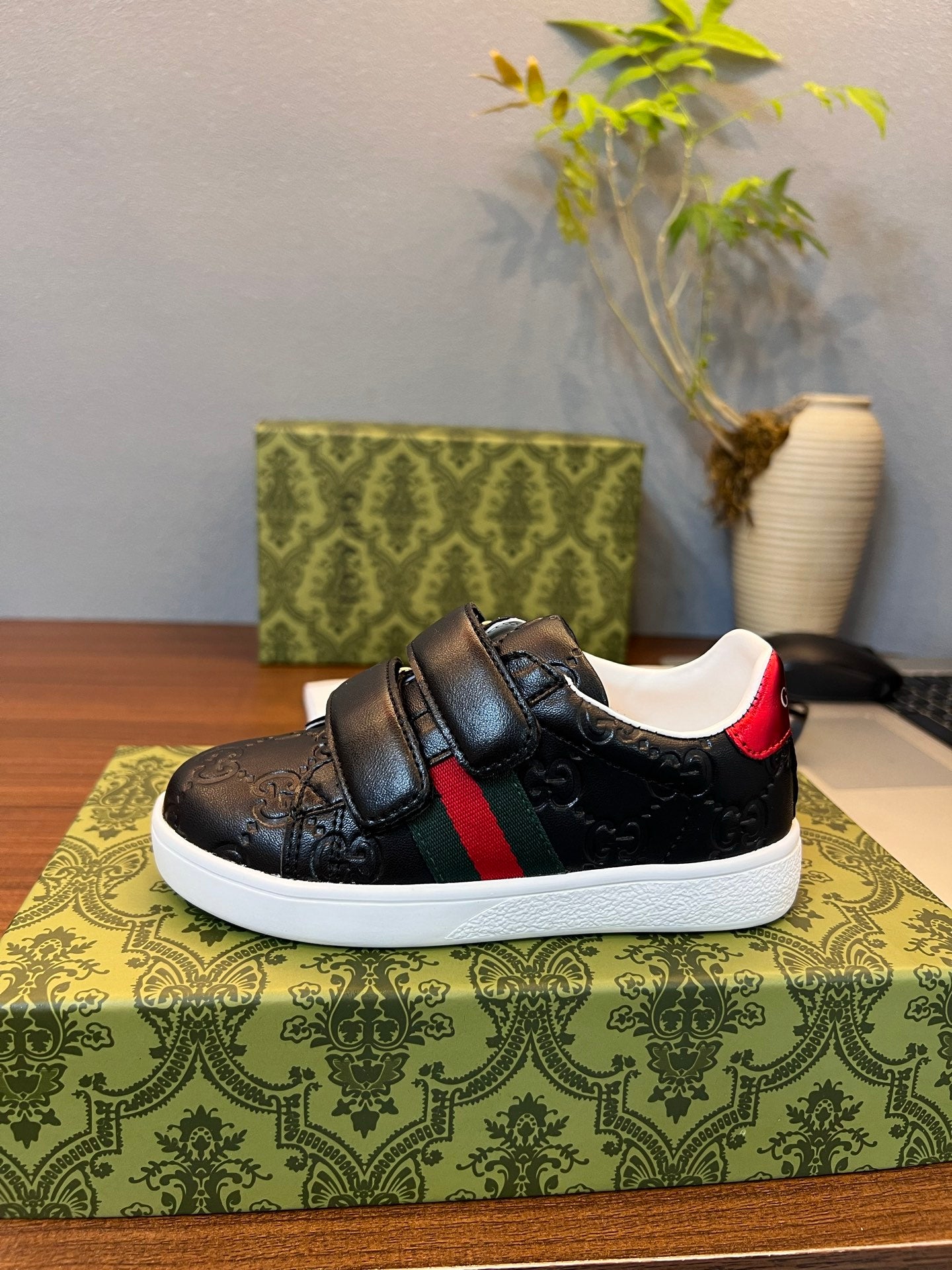 Gucci Kids Sheepskin-Lined Sneakers