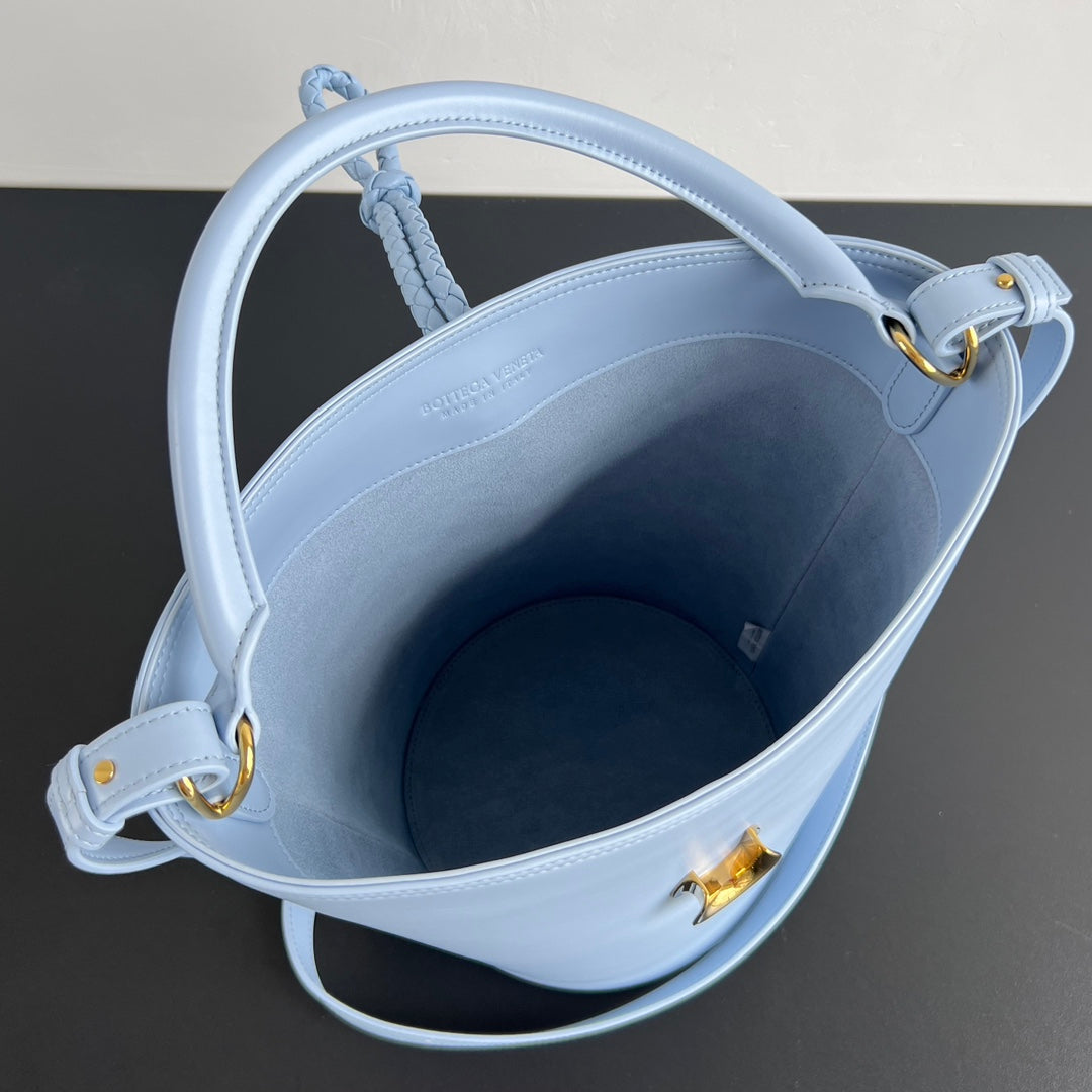 Bottega Veneta Liberta Bucket Bag – 25SS