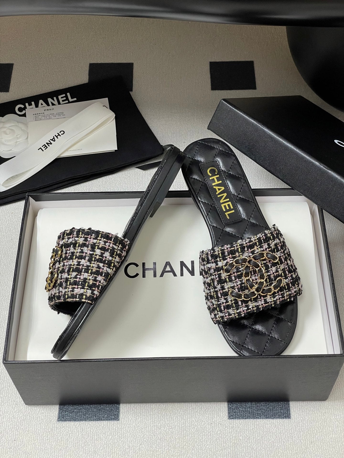 Chanel Quilted Chain Flat Sandals – Spring/Summer Collection