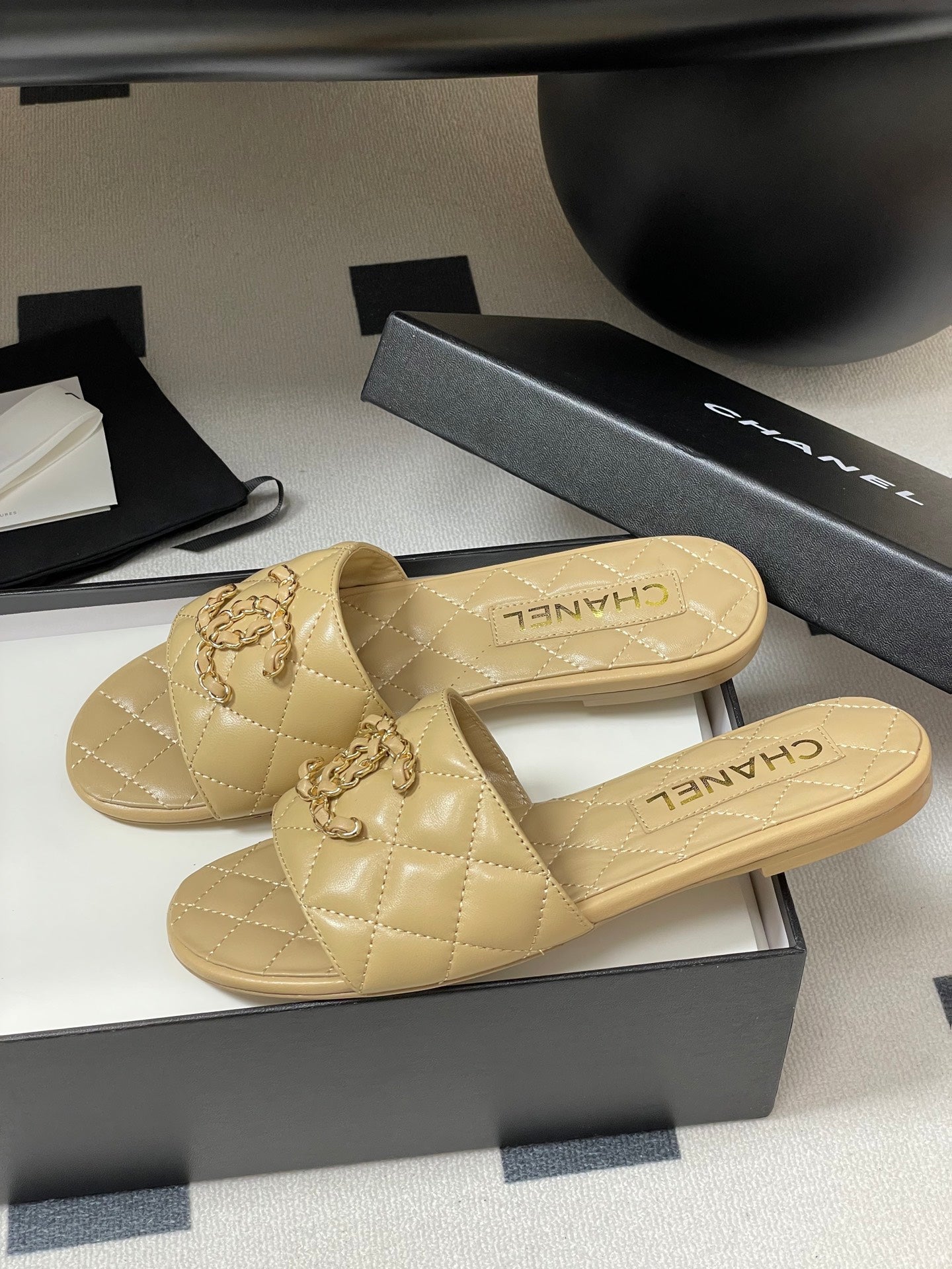 Chanel Quilted Chain Flat Sandals – Spring/Summer Collection