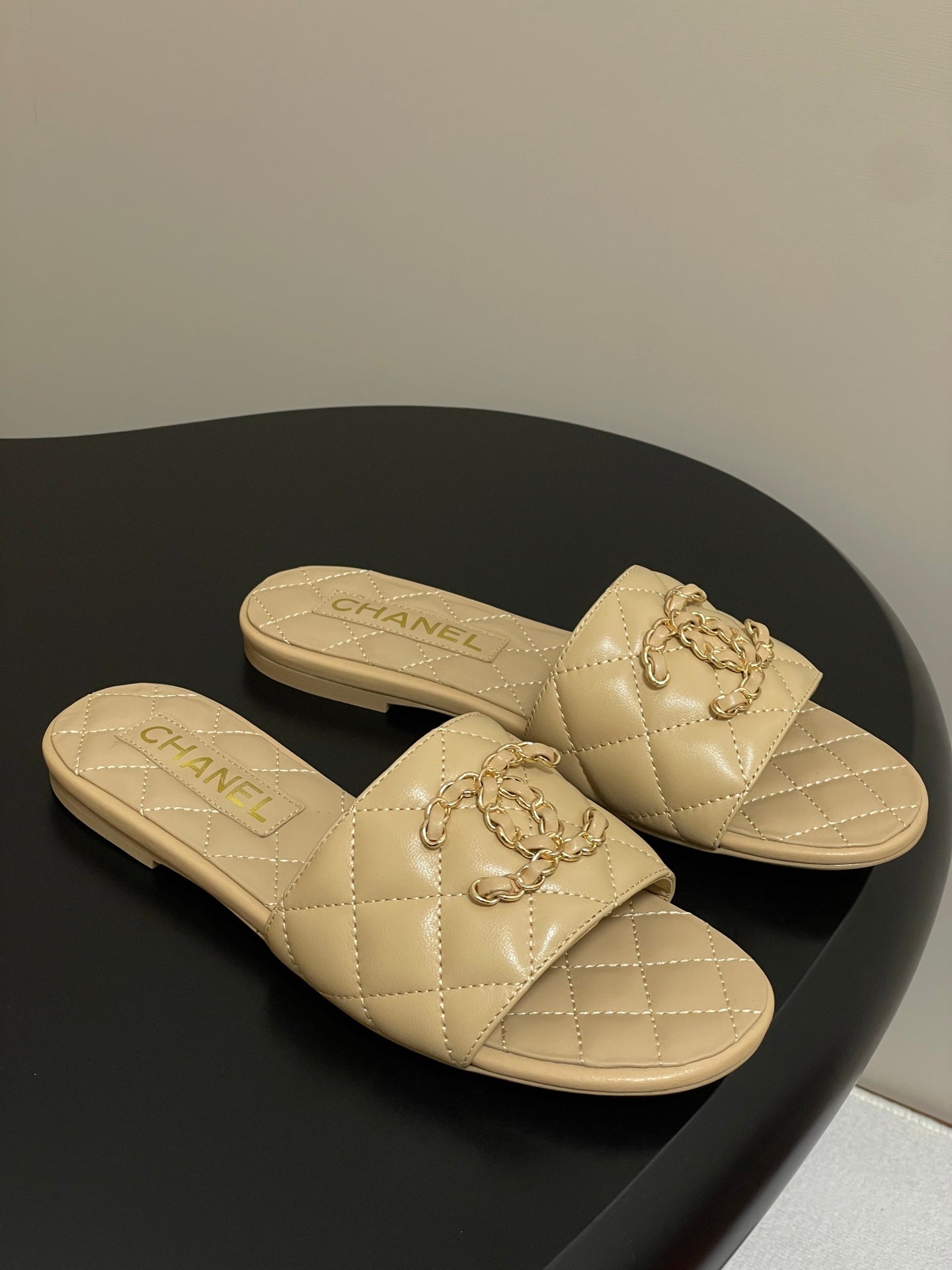 Chanel Quilted Chain Flat Sandals – Spring/Summer Collection