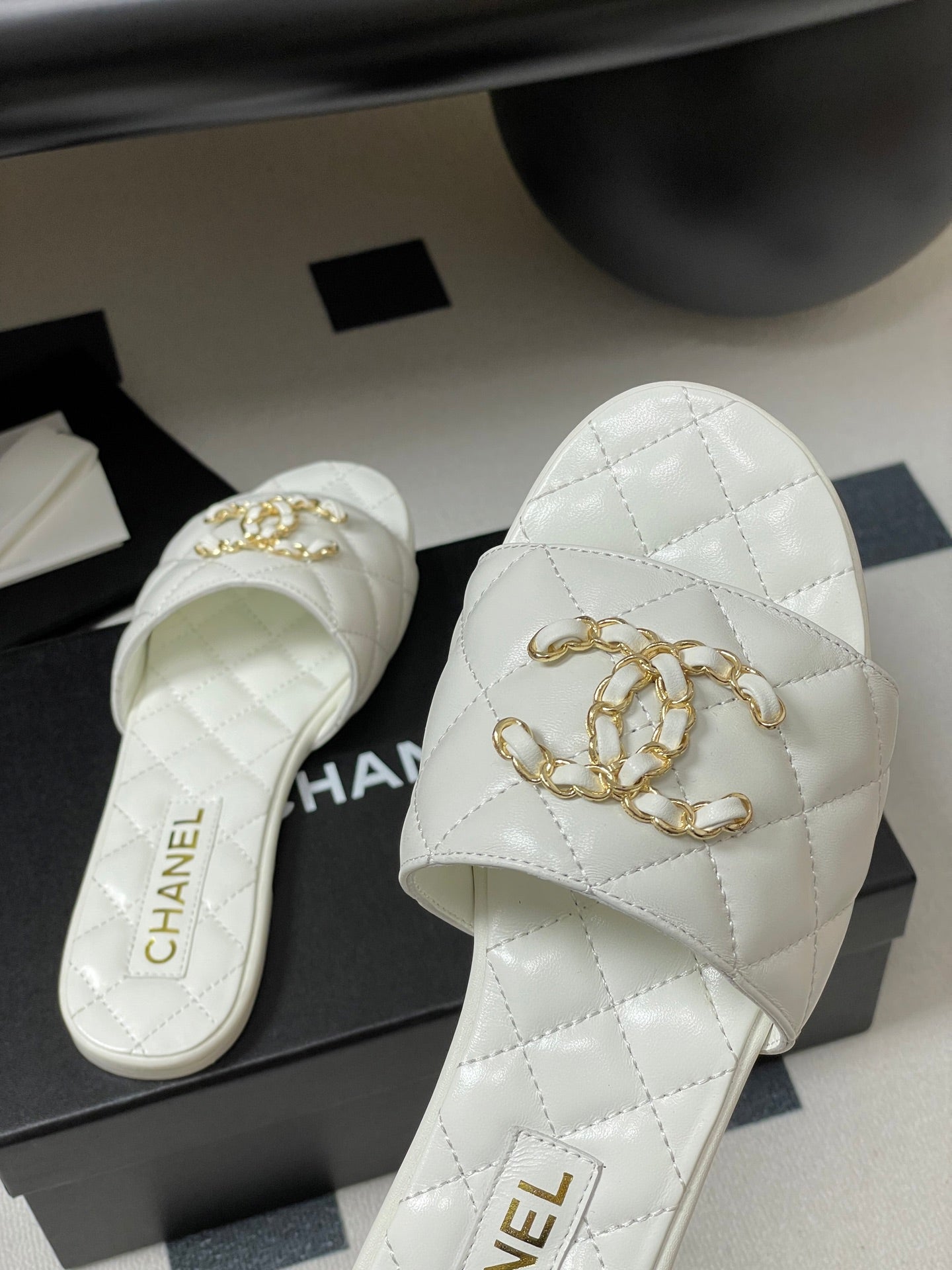 Chanel Quilted Chain Flat Sandals – Spring/Summer Collection