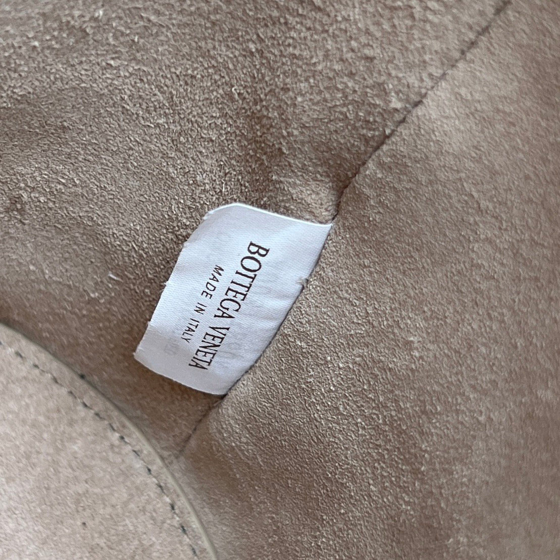 Bottega Veneta Liberta Bucket Bag – 25SS