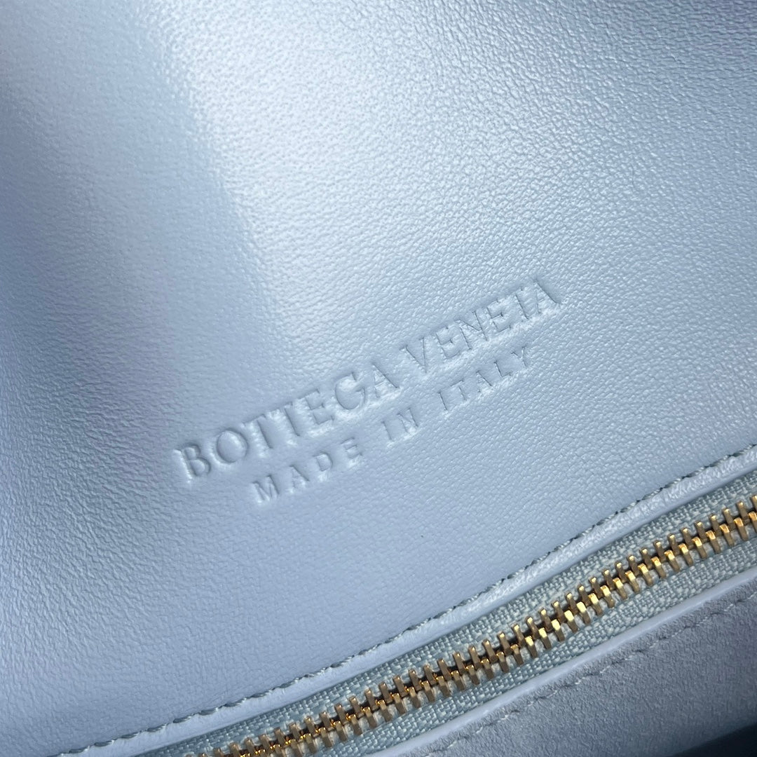Bottega Veneta Small Liberta Handbag – 24FW