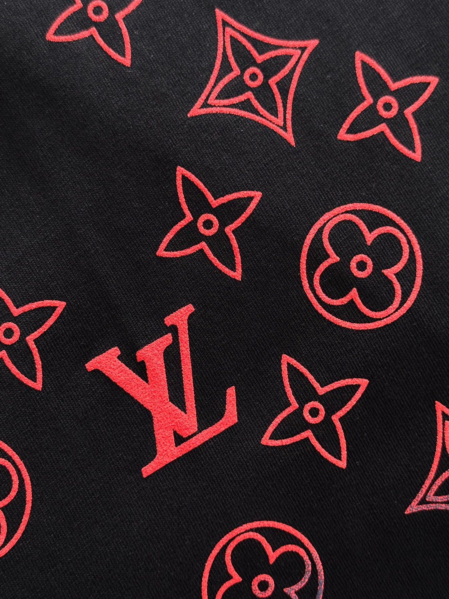 Louis Vuitton Gradient Flocked Clover Logo T-Shirt – 2025SS