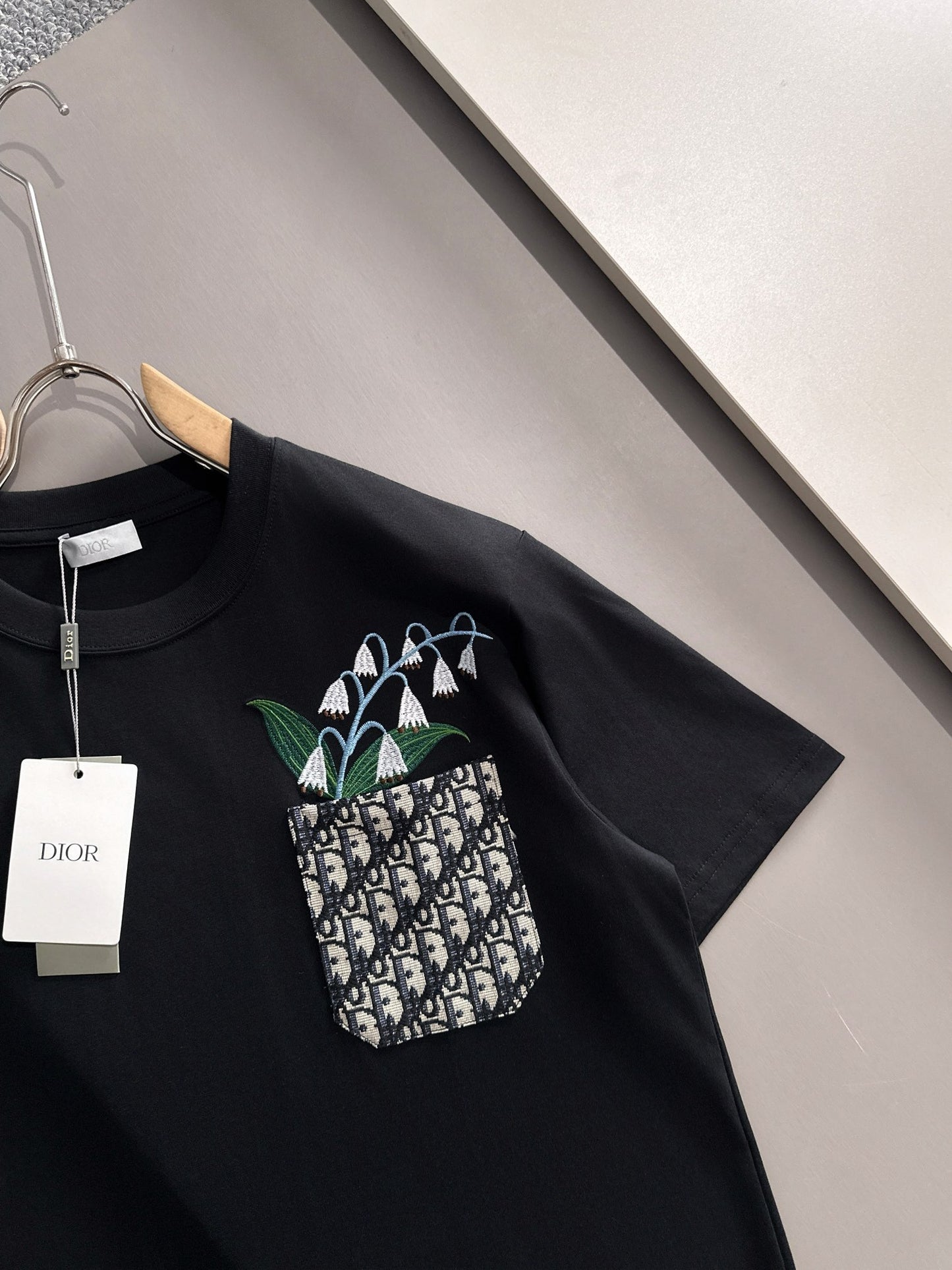 Dior Leaf Embroidery Flocked CD Logo T-Shirt – 2025