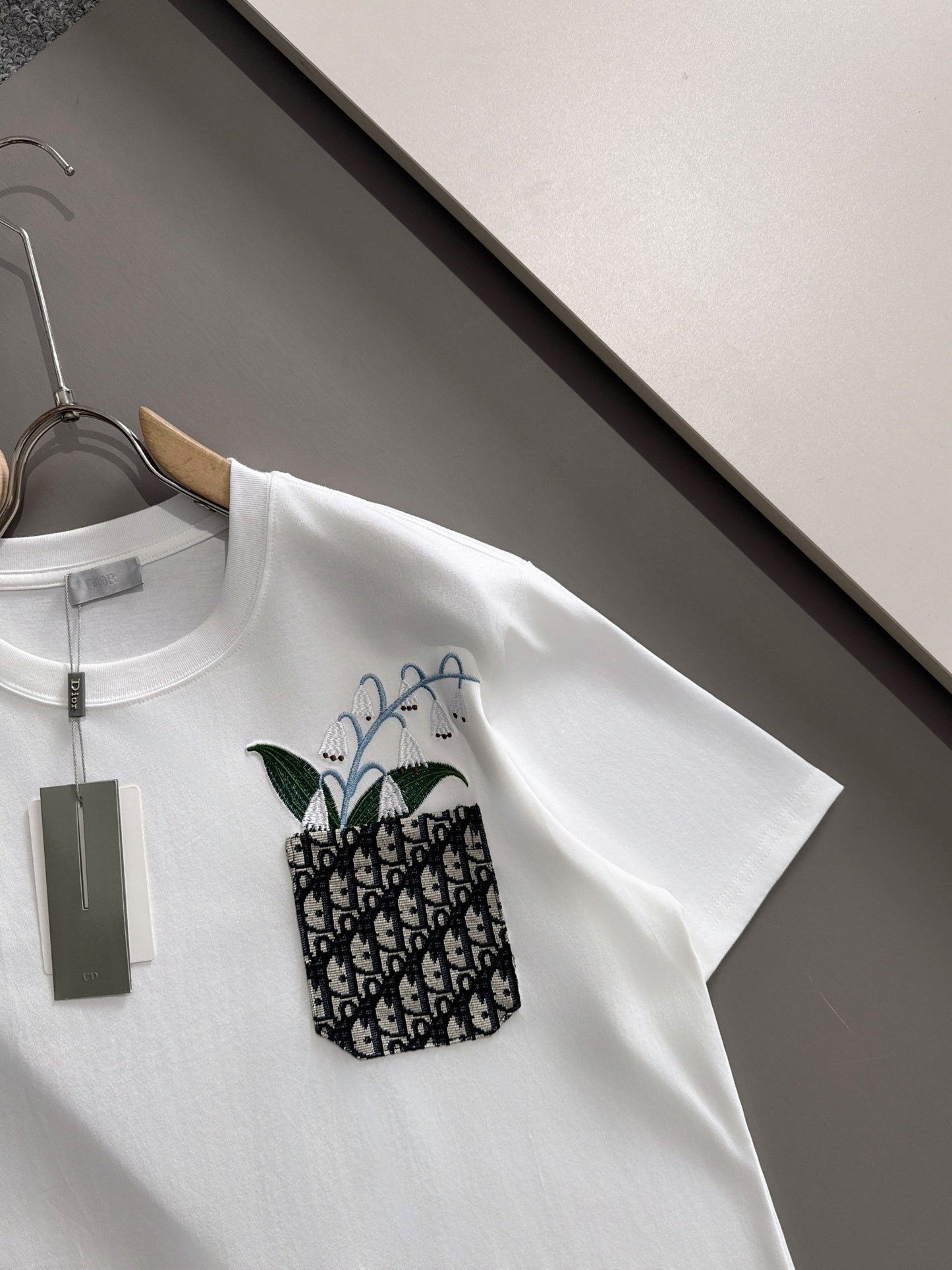 Dior Leaf Embroidery Flocked CD Logo T-Shirt – 2025