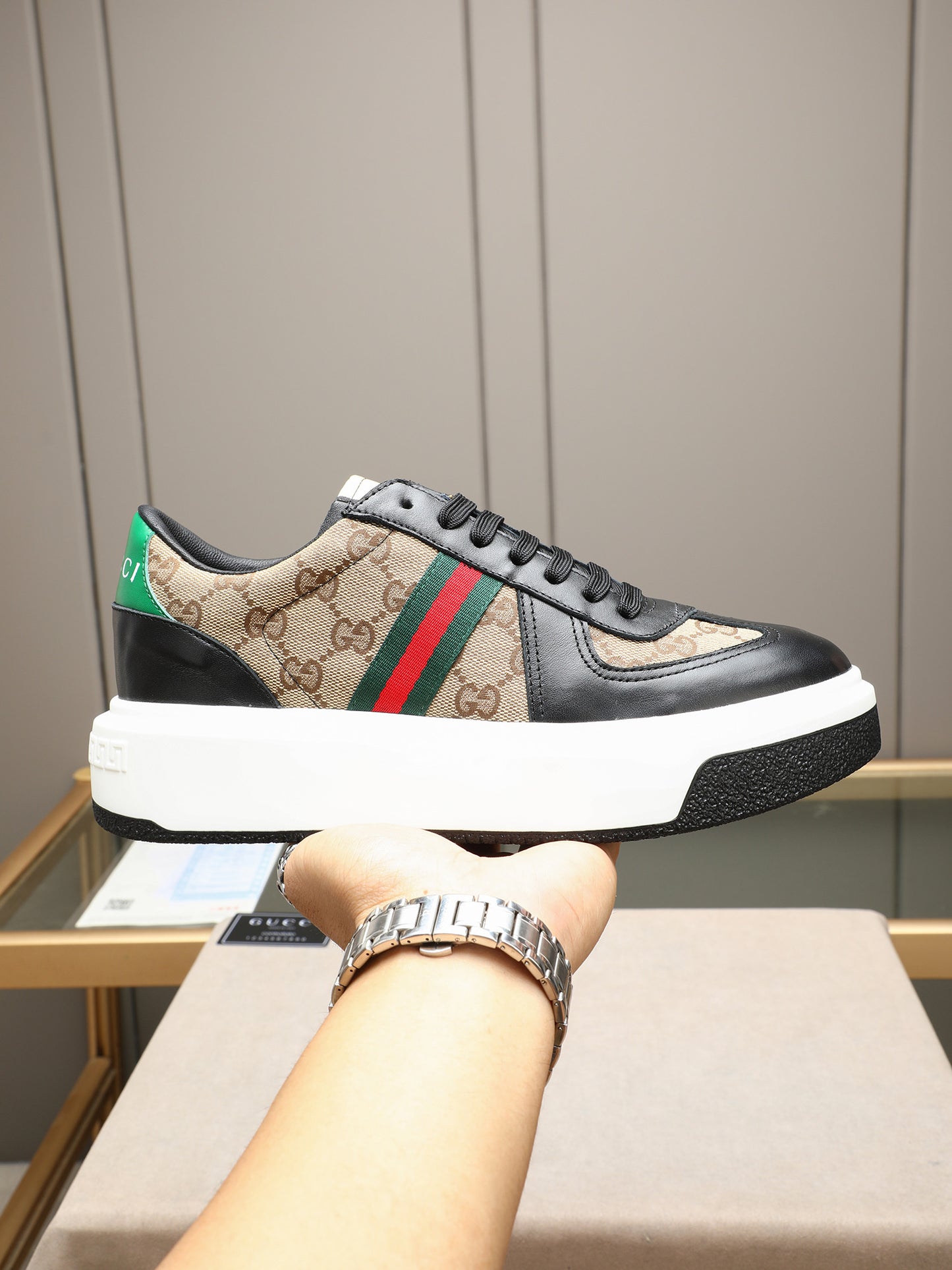 Gucci Men's Calfskin Fashion Loafers