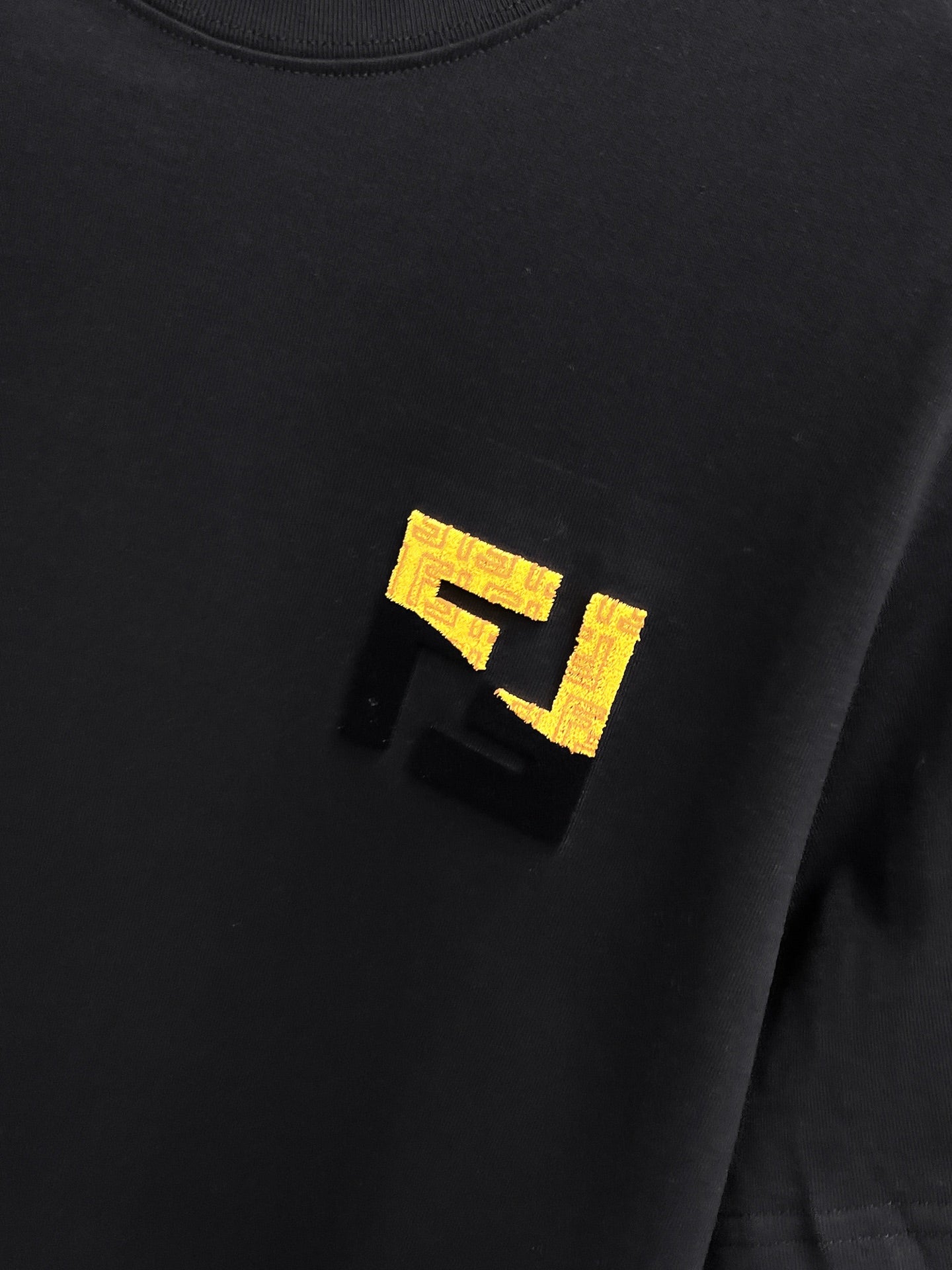 Fendi Classic Logo T-Shirt – Spring/Summer Collection – 2025