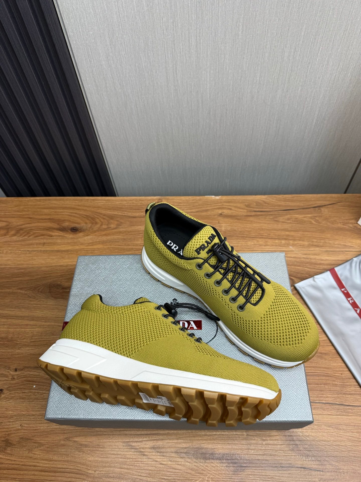 Prada Men's High-Quality Sneakers