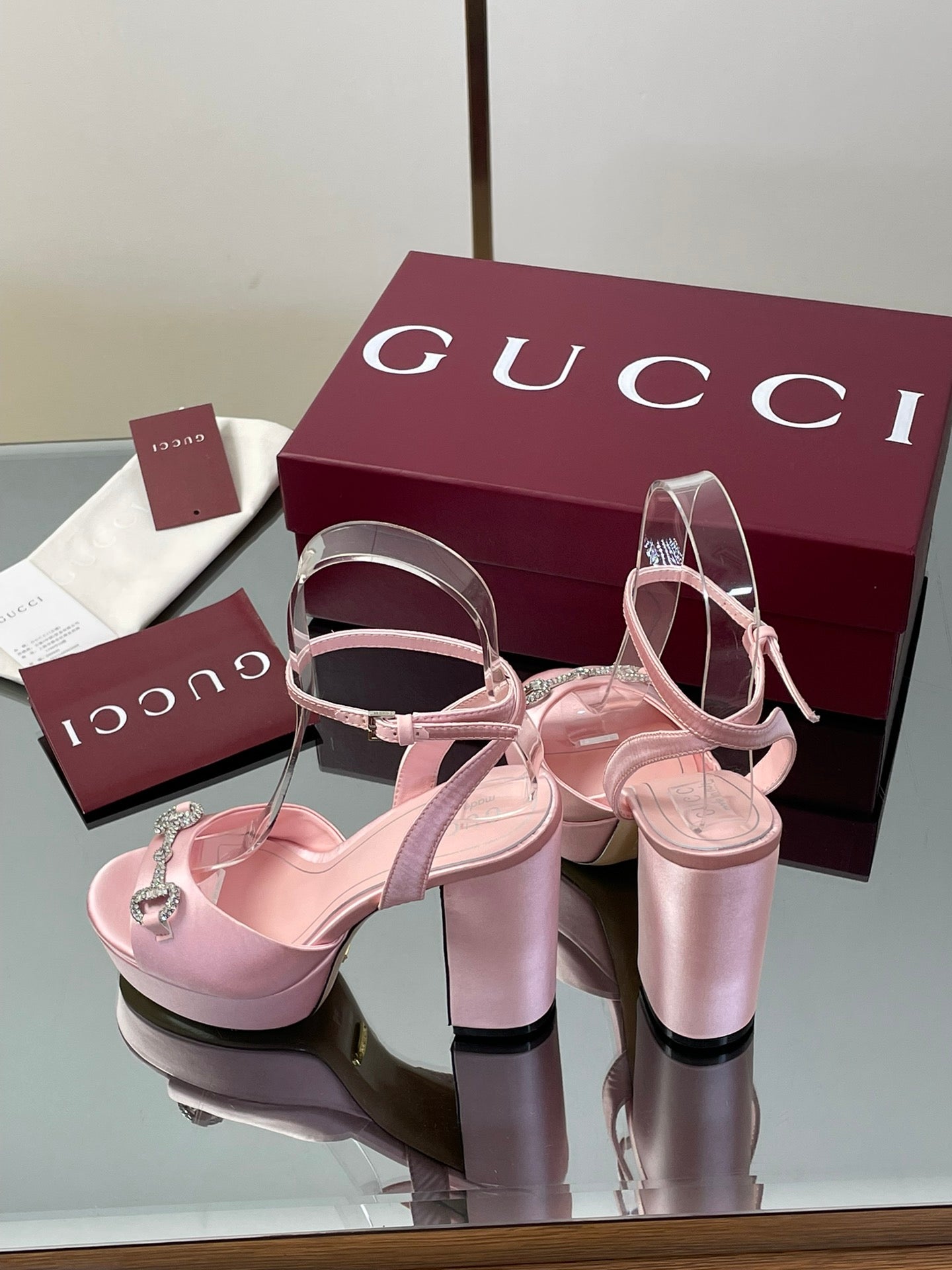 Gucci Platform Rhinestone Horsebit Sandals – Spring/Summer Collection – 2025