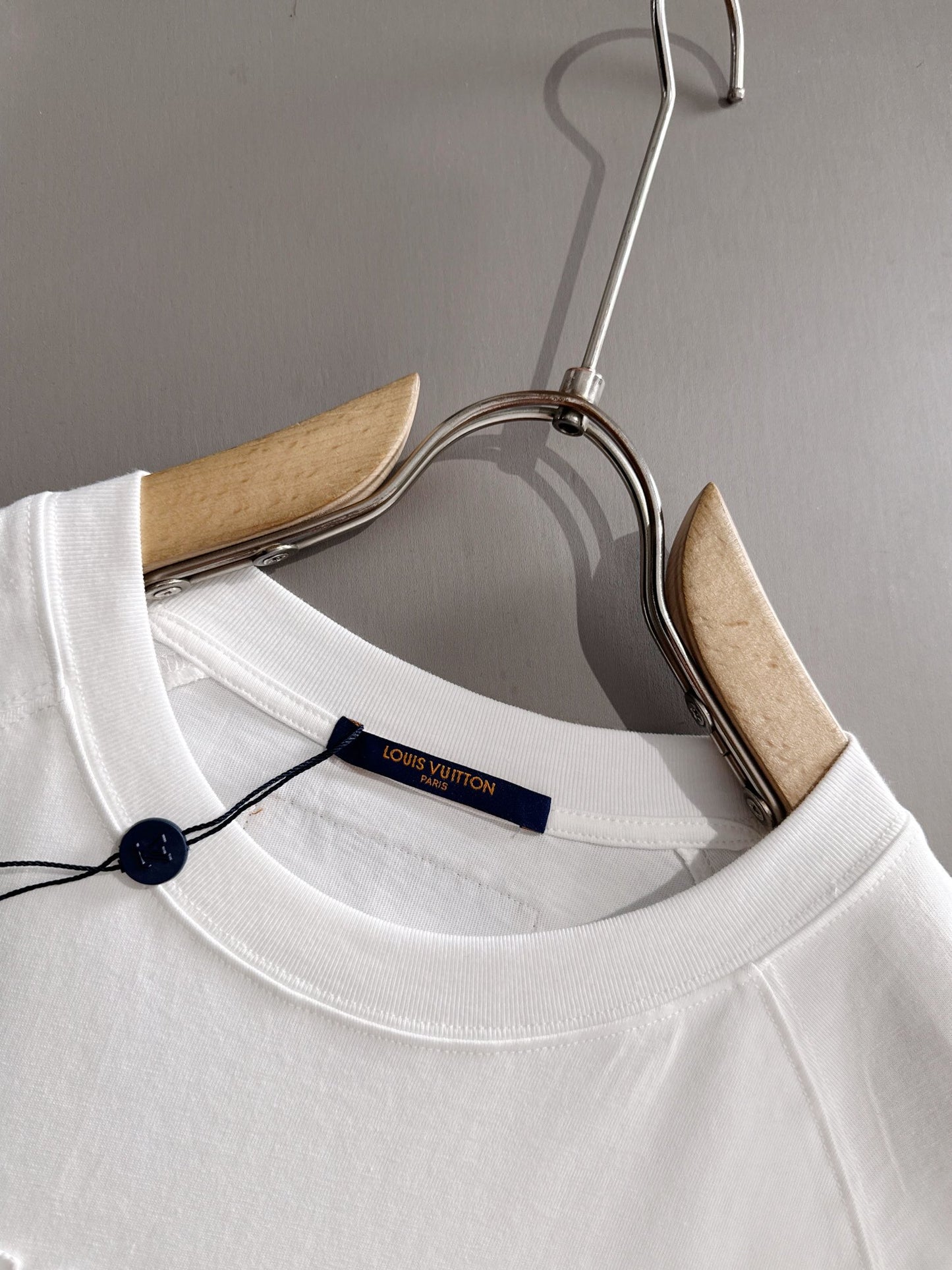 Louis Vuitton Hollow Grain Embroidery Logo T-Shirt – 2025SS