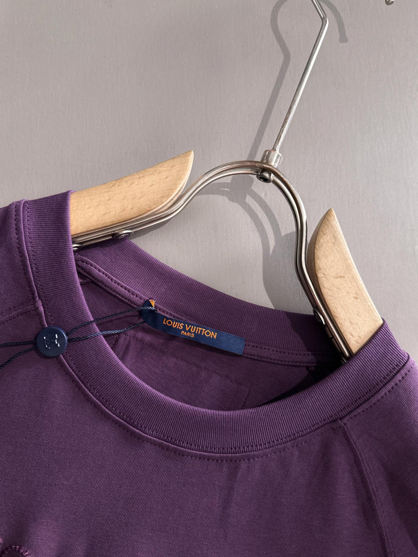 Louis Vuitton Hollow Grain Embroidery Logo T-Shirt – 2025SS