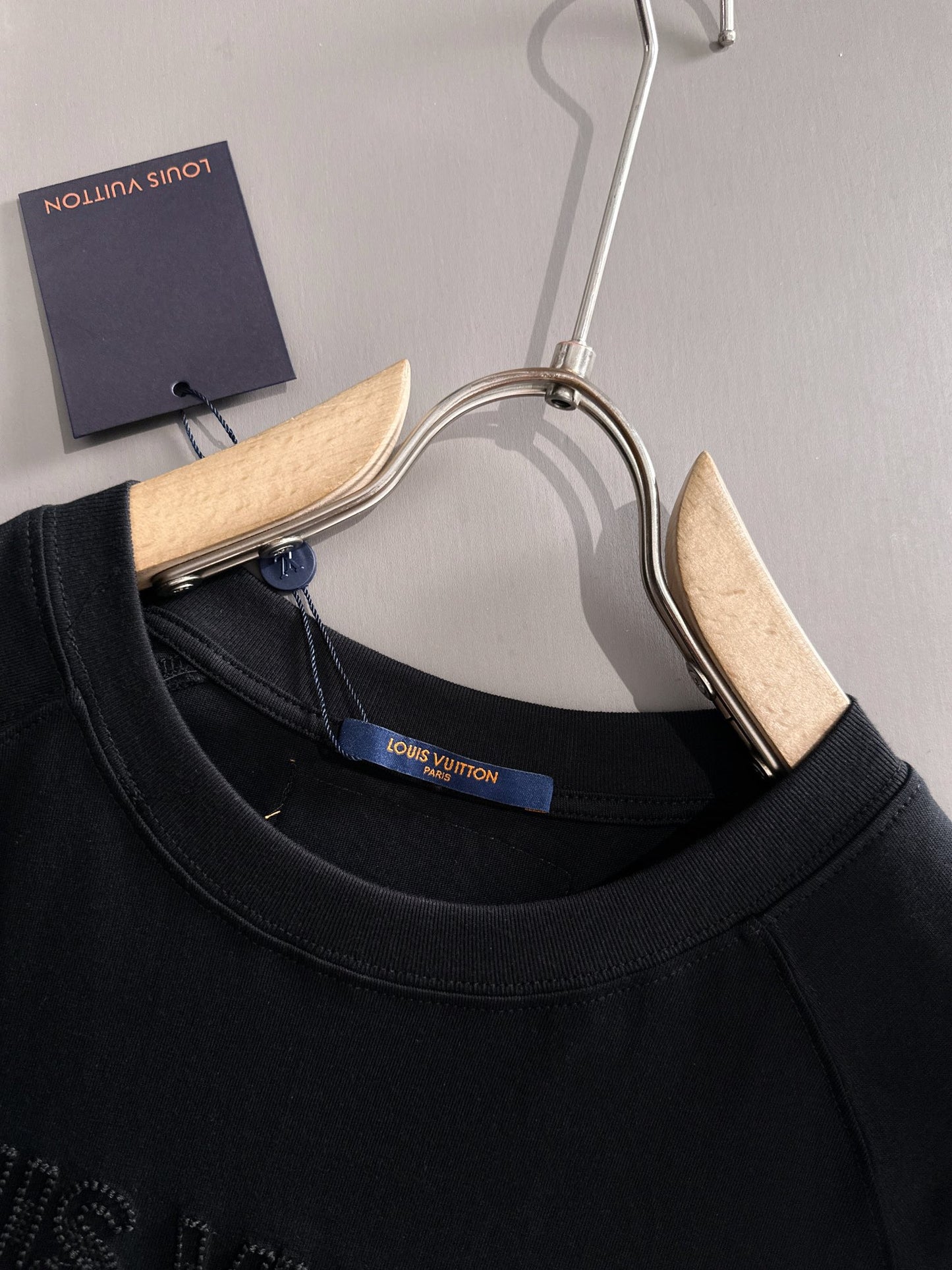 Louis Vuitton Hollow Grain Embroidery Logo T-Shirt – 2025SS