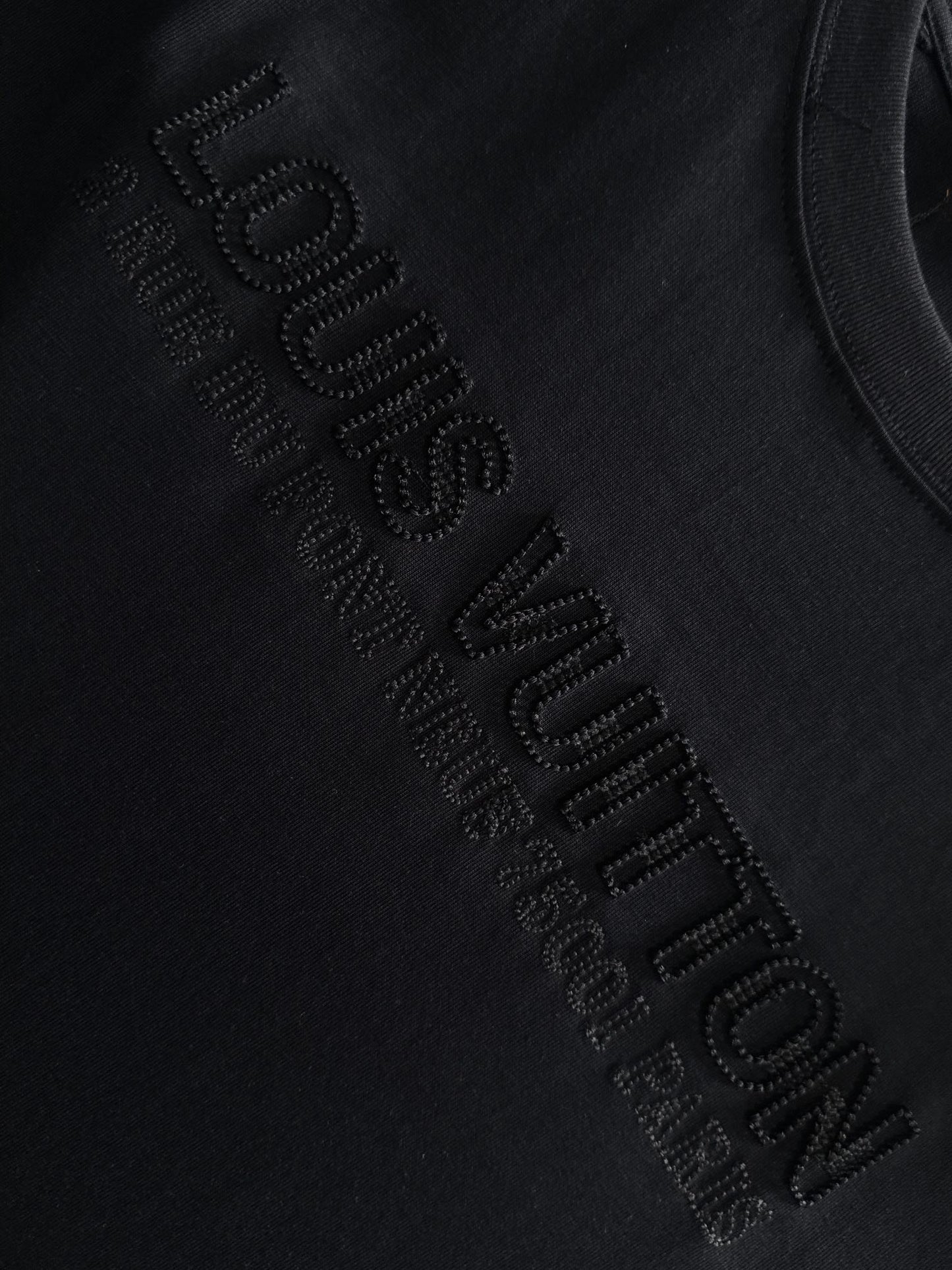 Louis Vuitton Hollow Grain Embroidery Logo T-Shirt – 2025SS