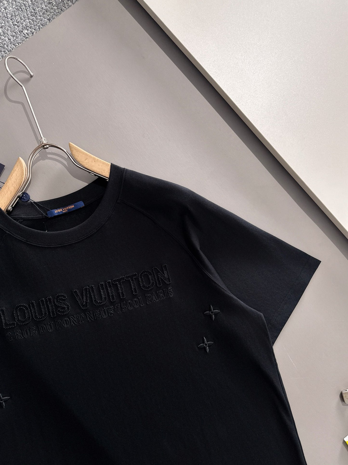 Louis Vuitton Hollow Grain Embroidery Logo T-Shirt – 2025SS