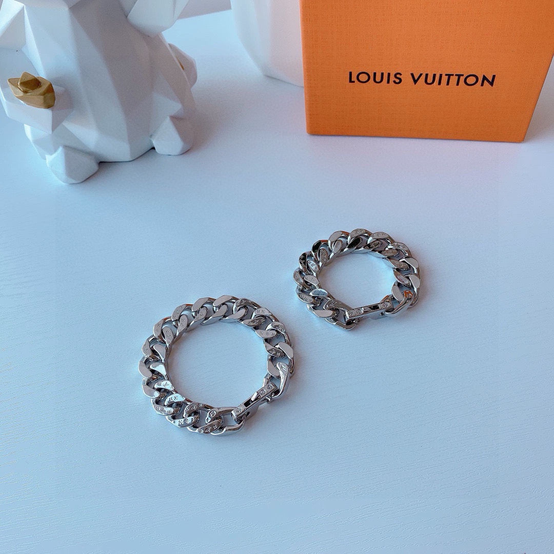 Louis Vuitton Monogram Silver Cuban Chain Necklace – 2019 Spring/Summer Collection