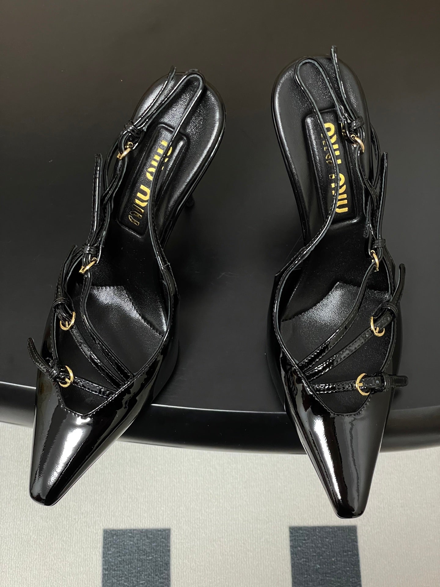 Miu Miu Pointed-Toe Kitten Heel Slingback Sandals – 25SS