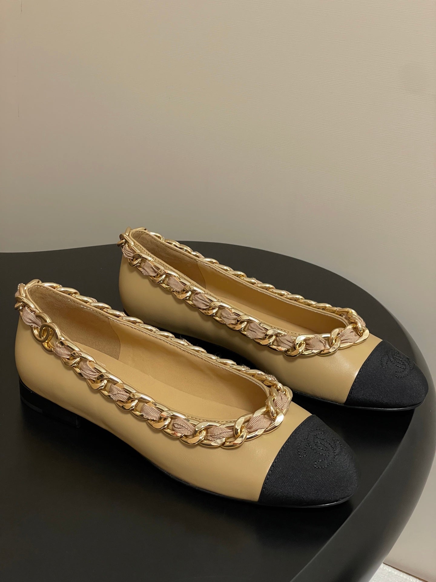 Chanel Chain Detail Double C Flats – 25A Autumn Collection