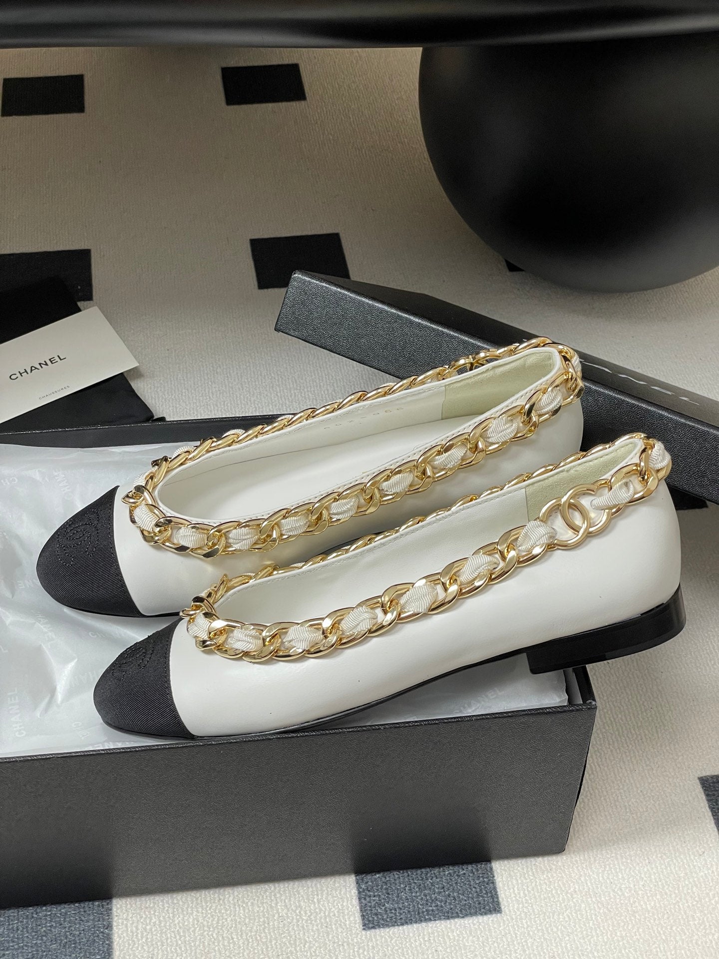 Chanel Chain Detail Double C Flats – 25A Autumn Collection