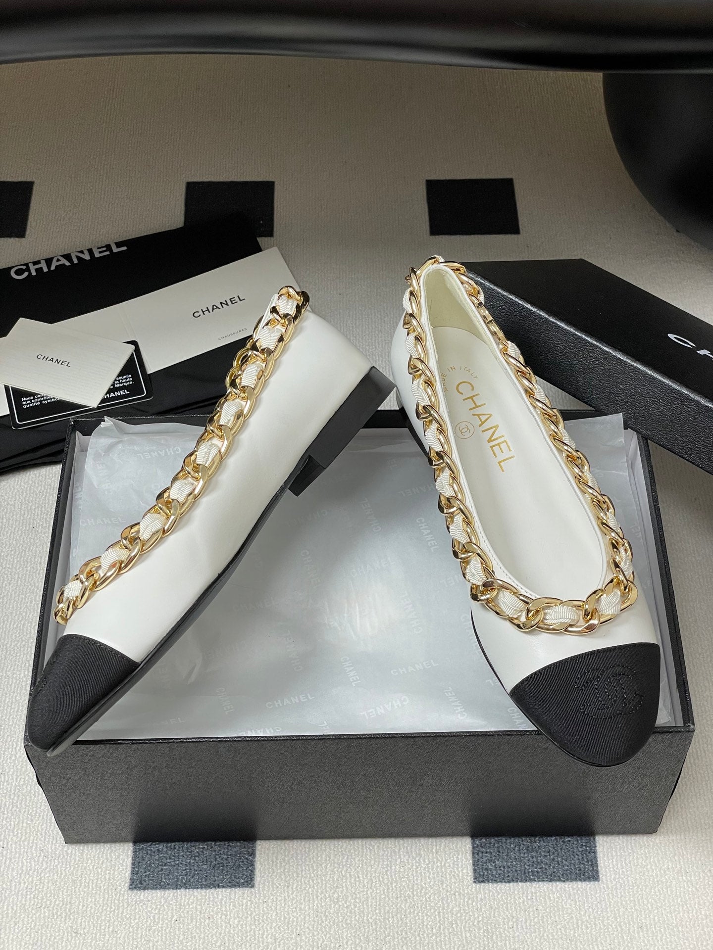 Chanel Chain Detail Double C Flats – 25A Autumn Collection