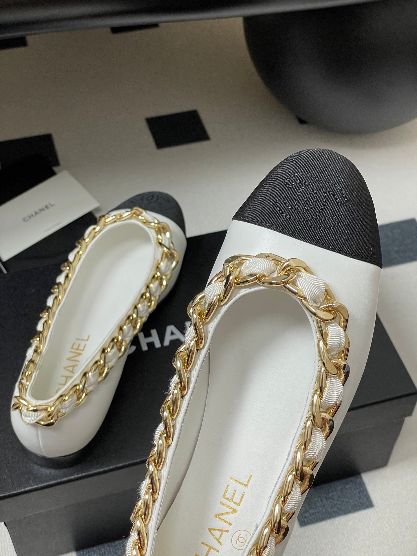 Chanel Chain Detail Double C Flats – 25A Autumn Collection