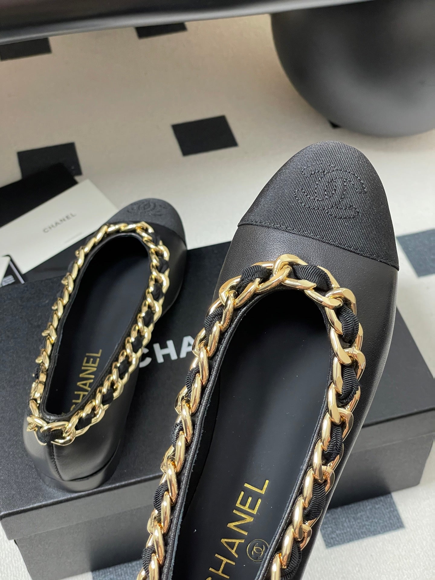 Chanel Chain Detail Double C Flats – 25A Autumn Collection
