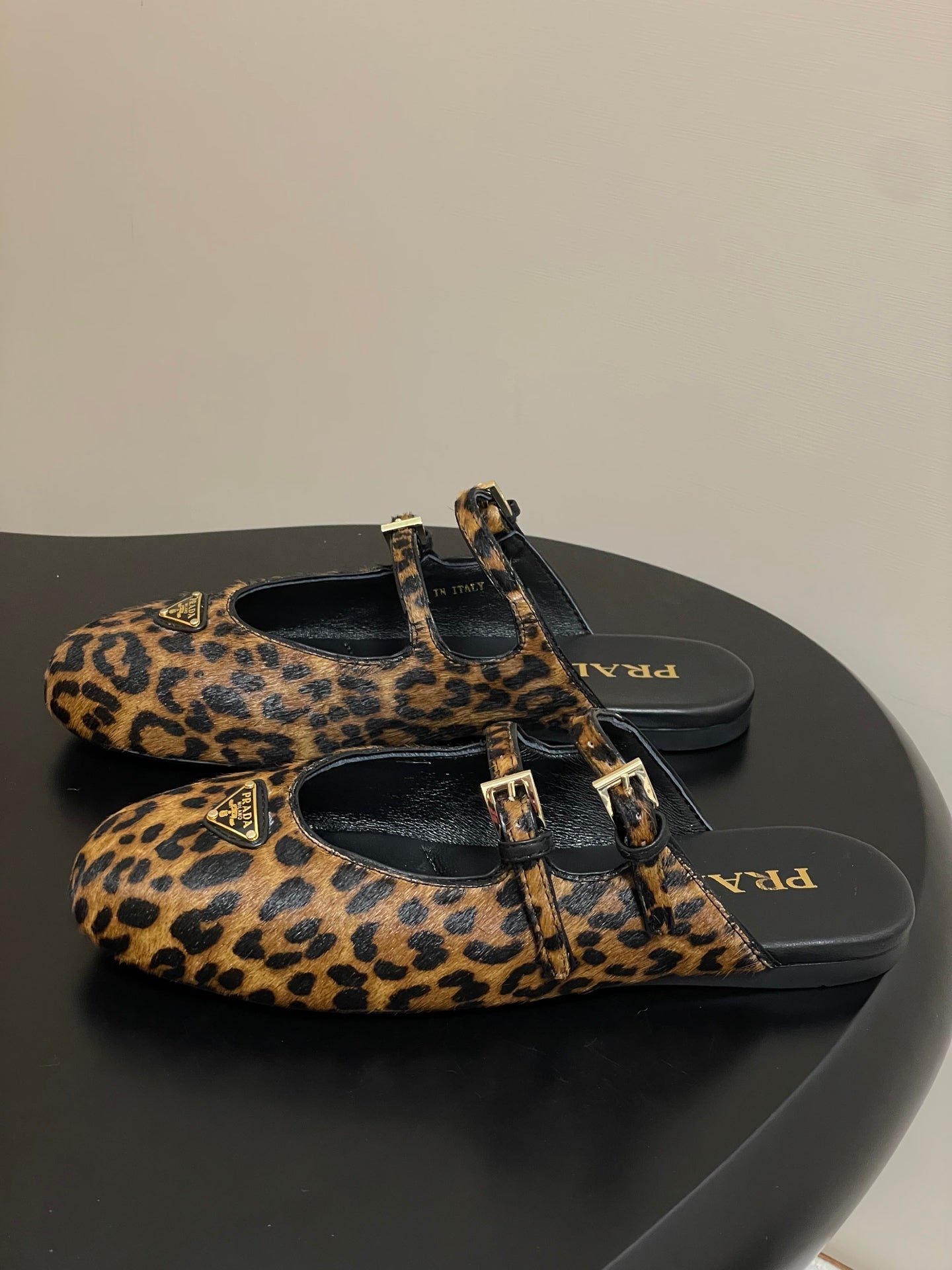 Prada Wrinkled Patent Ballet Flats – 25SS