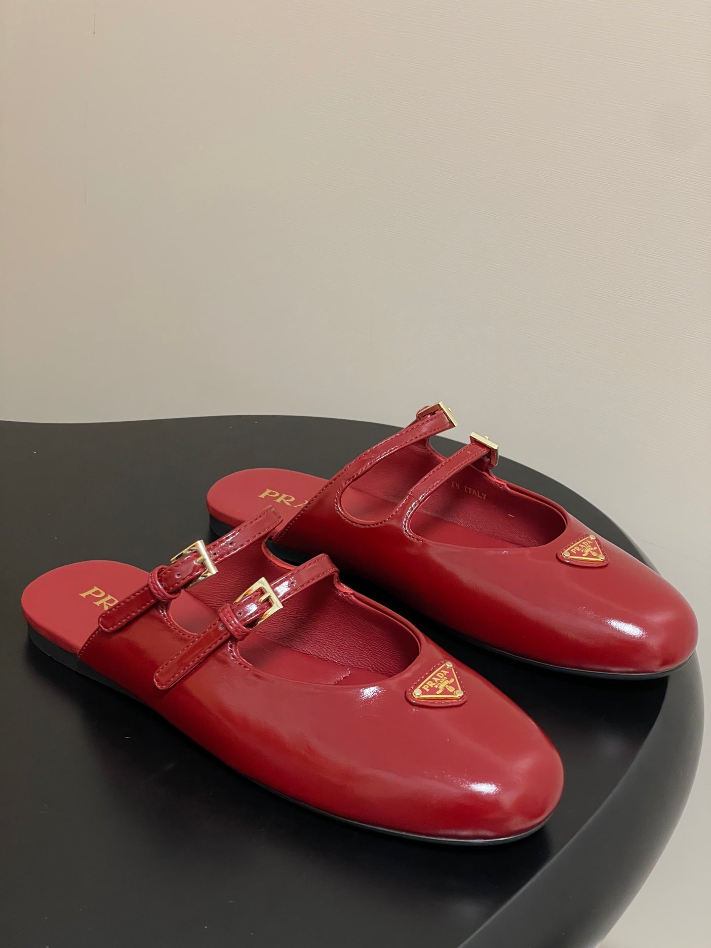 Prada Wrinkled Patent Ballet Flats – 25SS