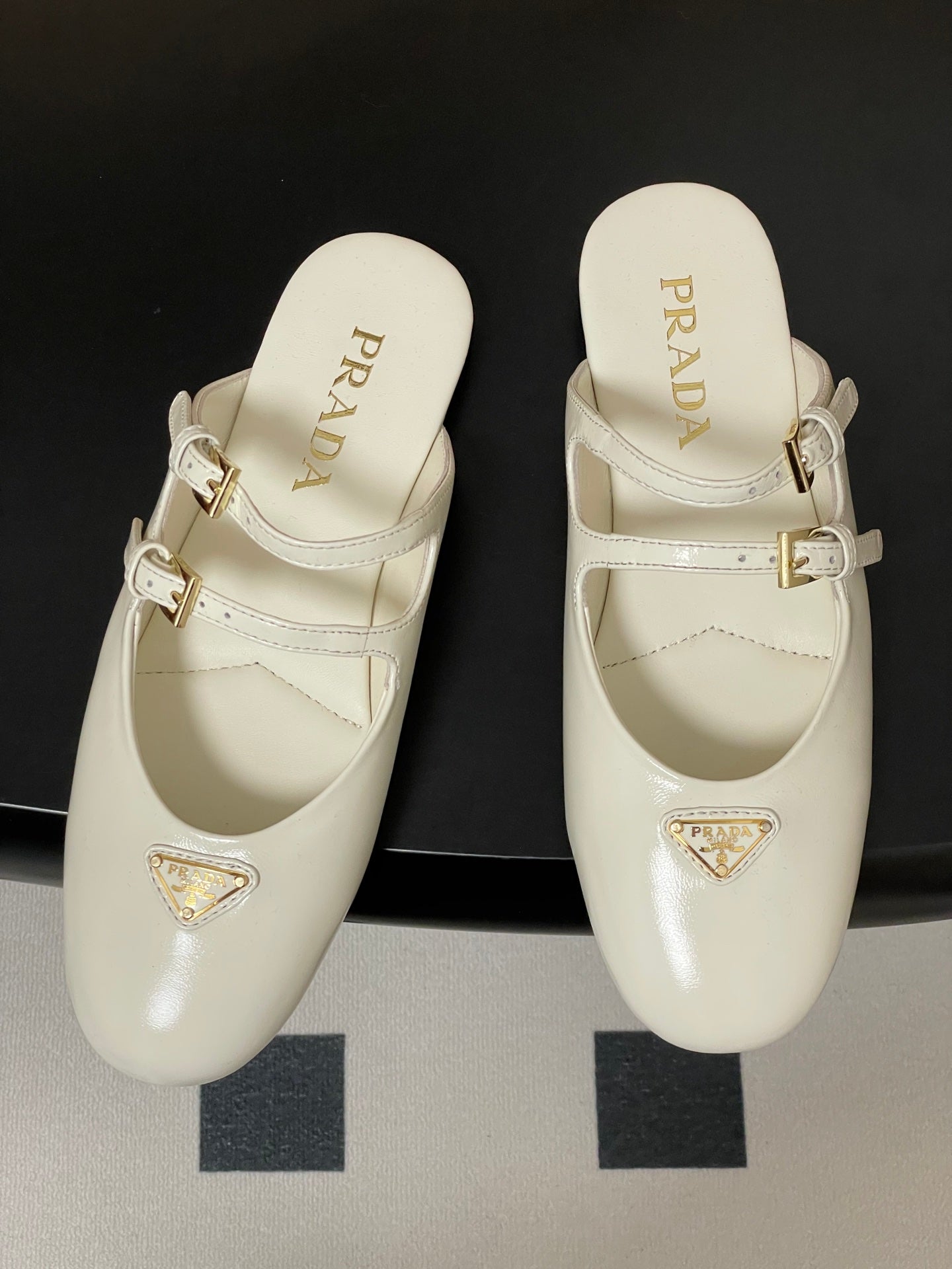 Prada Wrinkled Patent Ballet Flats – 25SS