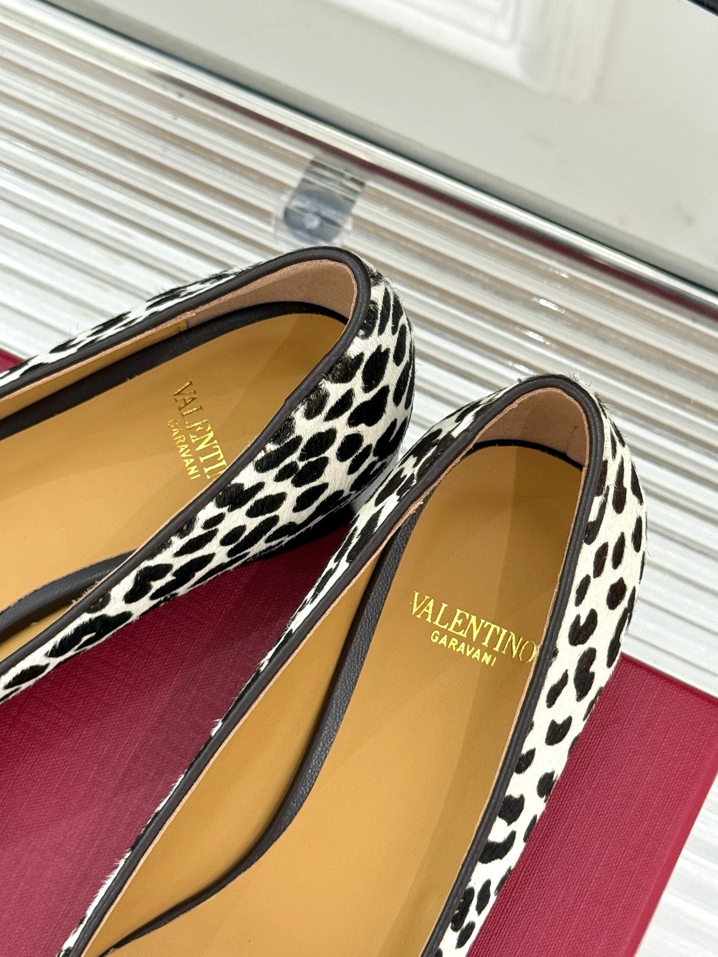 Valentino VLogo Metal Buckle Ballet Flats – 25FW