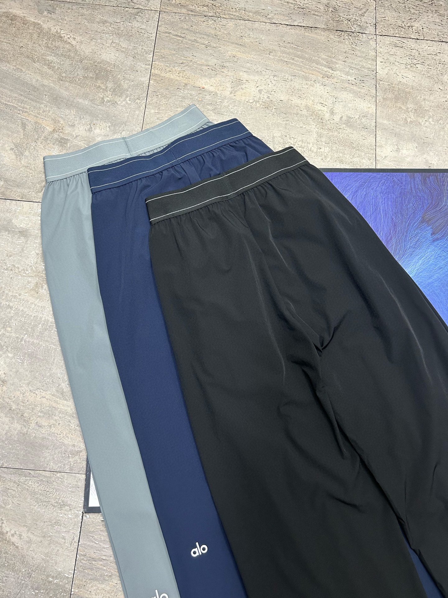Alo Yoga Suit Up High-Waist Wide-Leg Trousers