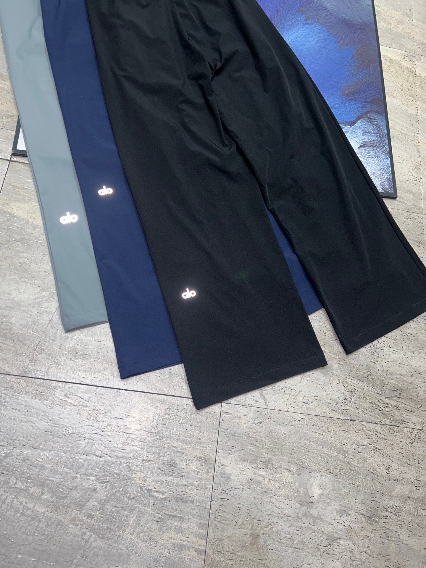 Alo Yoga Suit Up High-Waist Wide-Leg Trousers