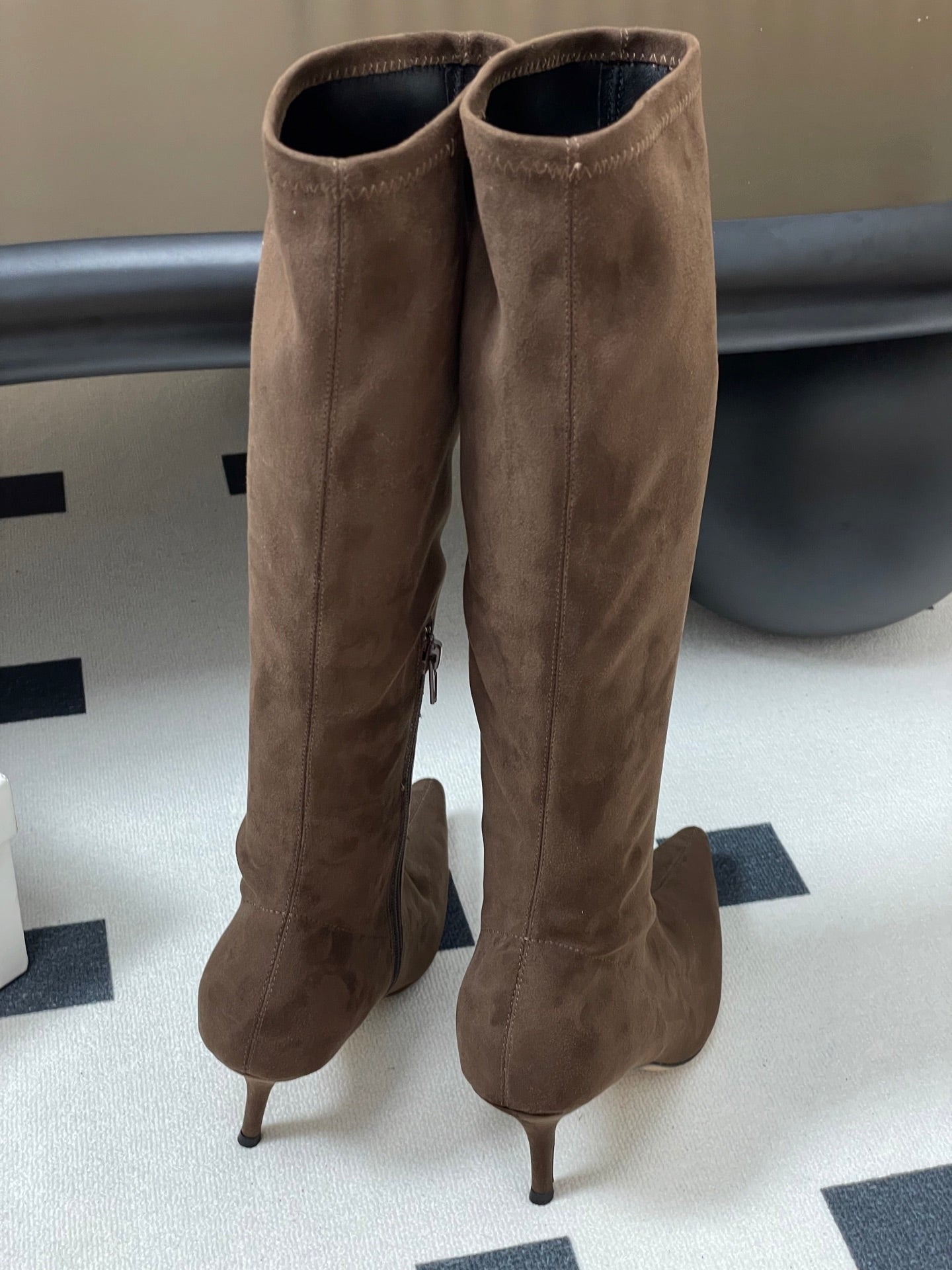 The Row Elastic Kitten Heel Boots – 2025 Fall Collection