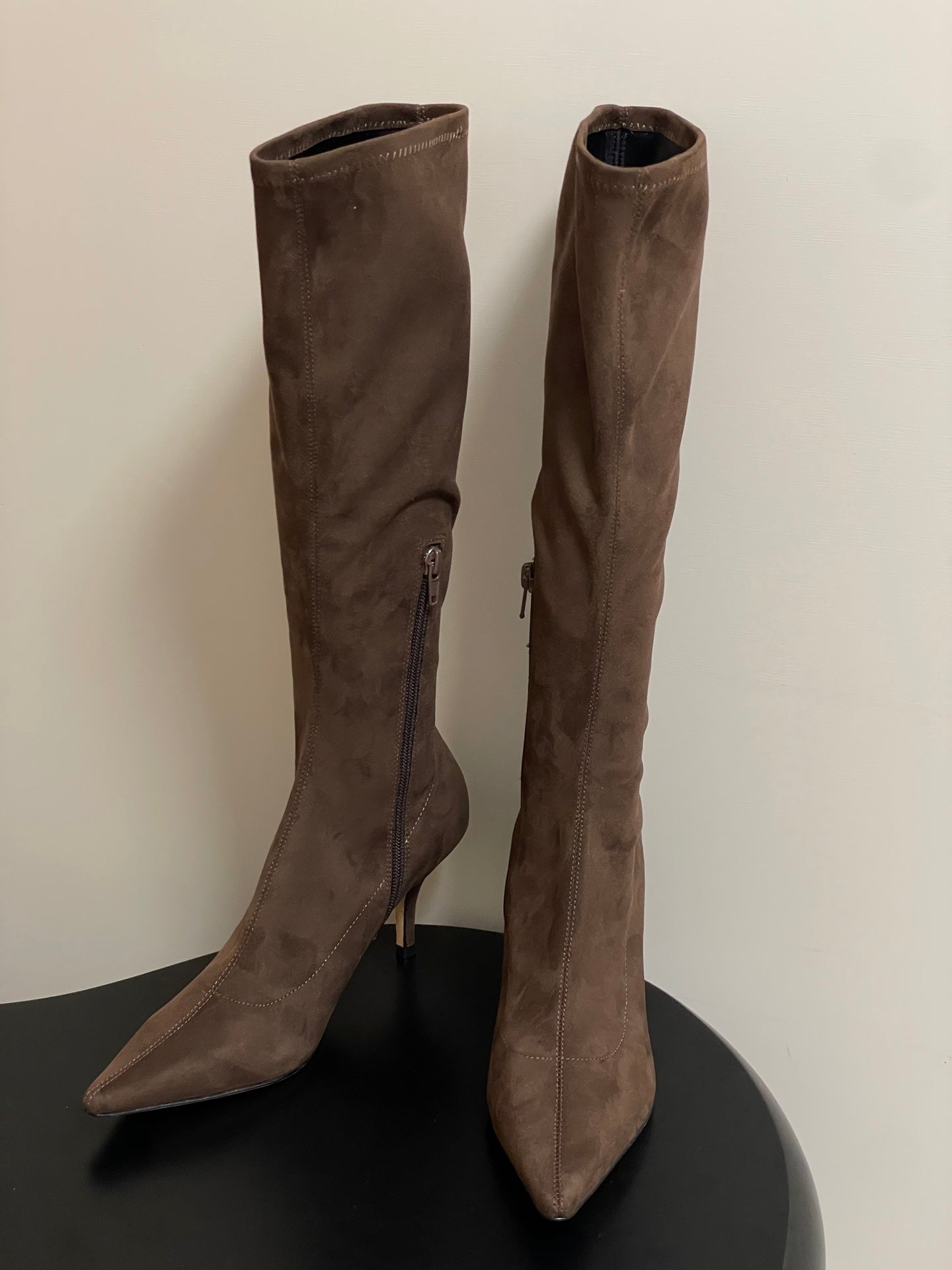 The Row Elastic Kitten Heel Boots – 2025 Fall Collection