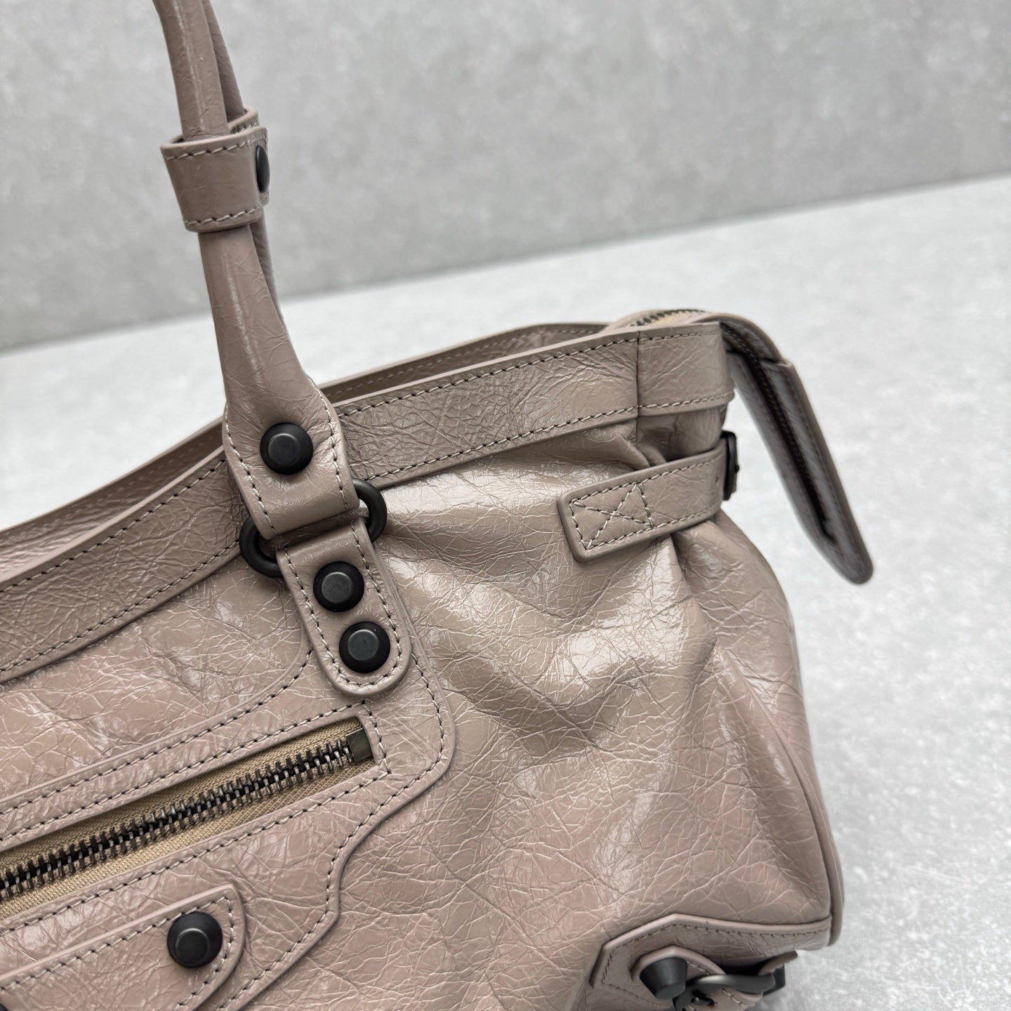 Balenciaga Le City East-West Shoulder Bag – Early Autumn Collection