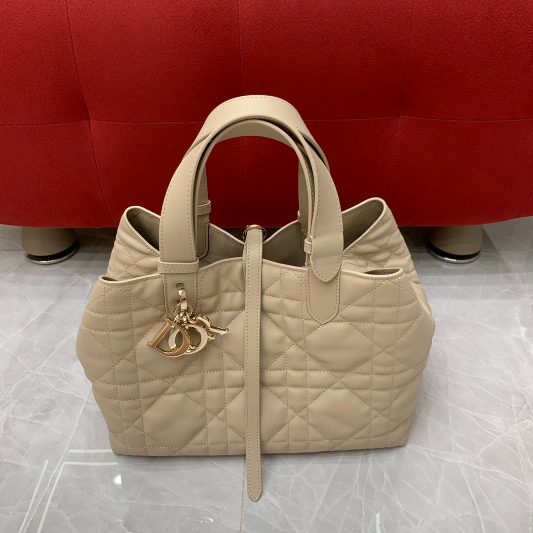 Dior C'est Dior Cannage Bucket Bag – 23FW