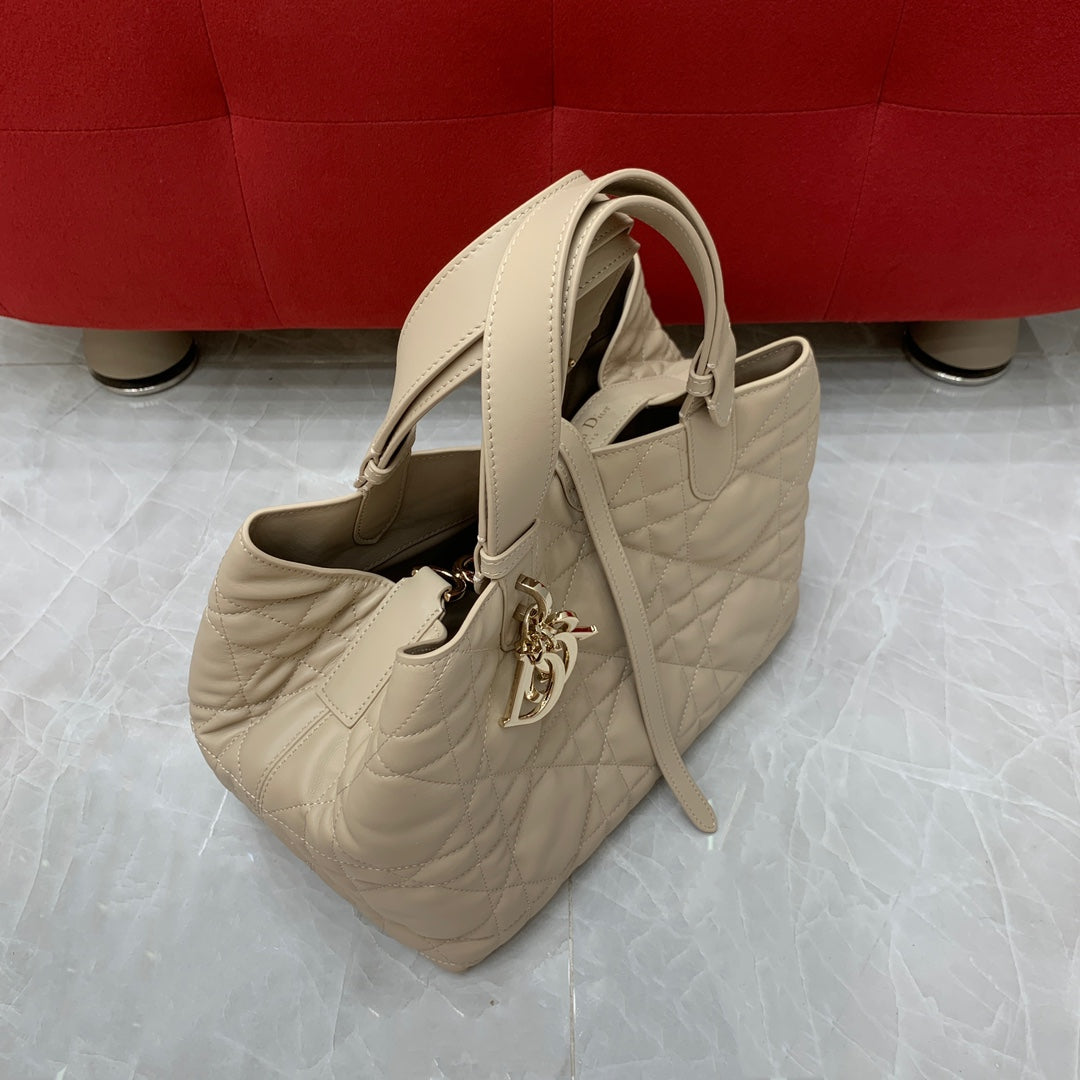Dior C'est Dior Cannage Bucket Bag – 23FW