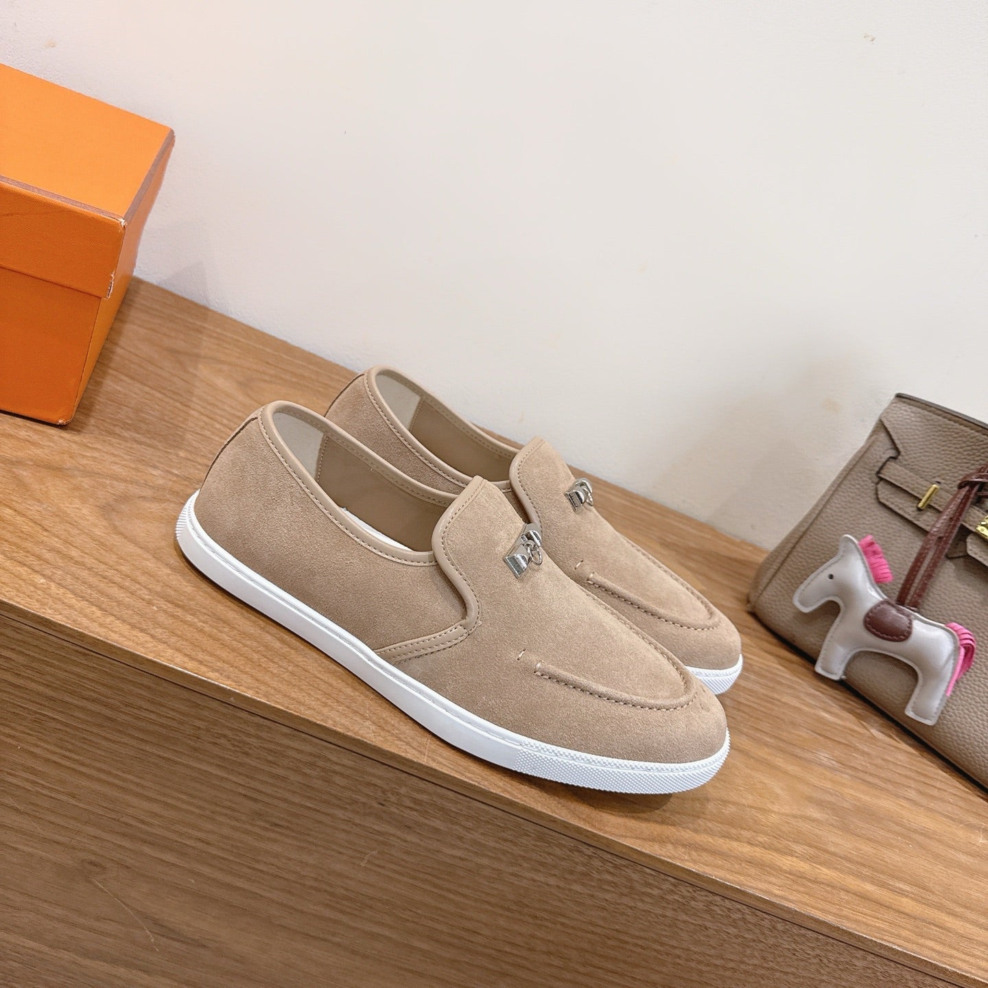 Hermès Classic Unisex Sandals – SS25 New Arrival