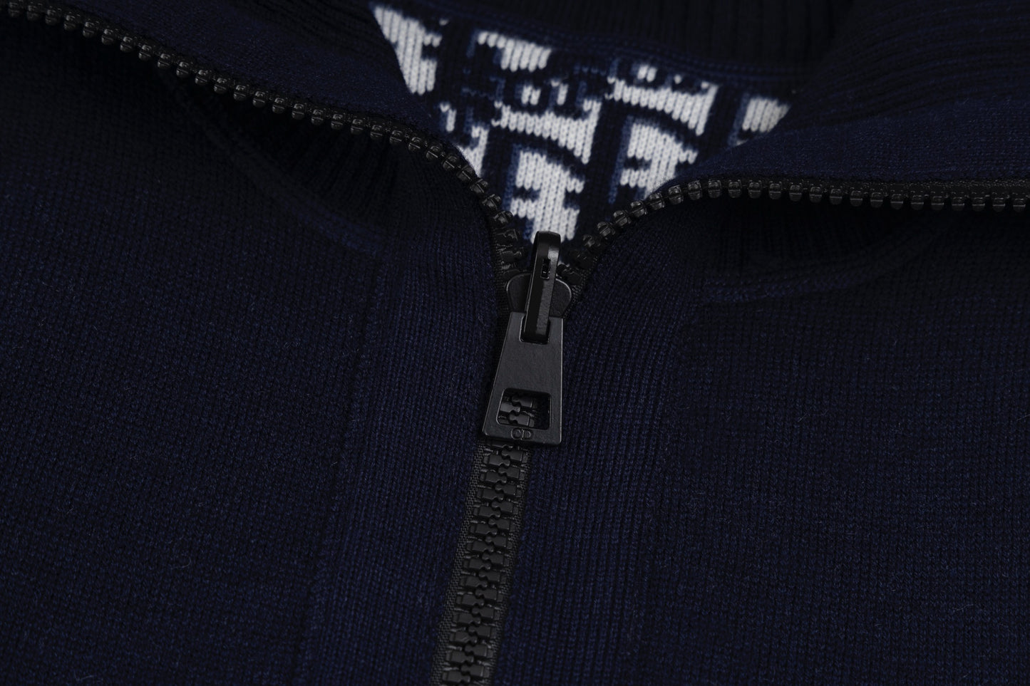 Dior Reversible Oblique Zipper Knit Cardigan – 25FW
