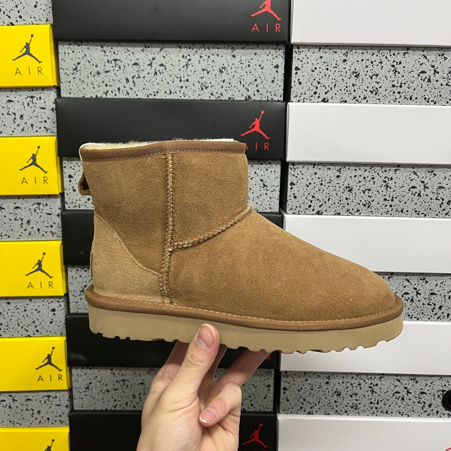 UGG Thick-Soled Low-Cut Fur-Lined Snow Boots