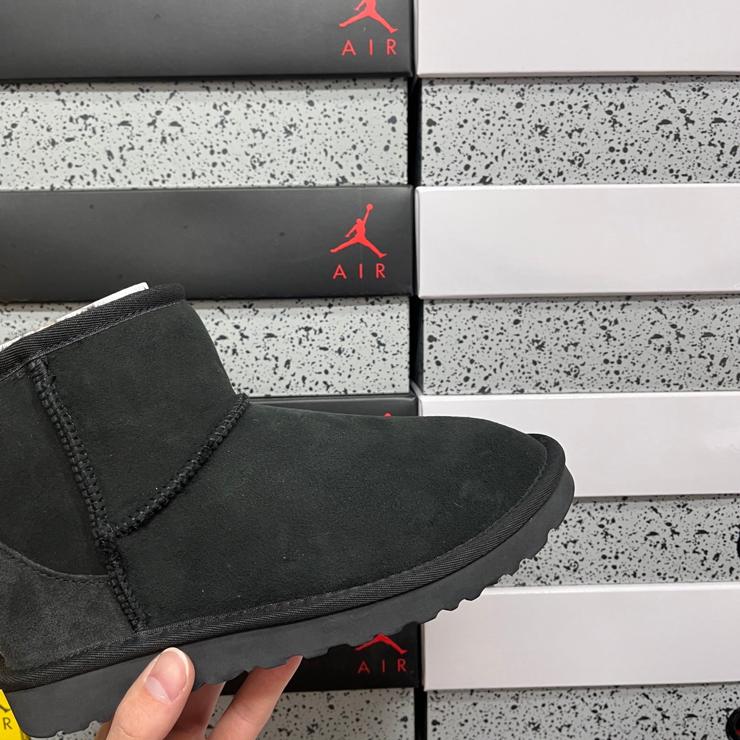 UGG Thick-Soled Low-Cut Fur-Lined Snow Boots