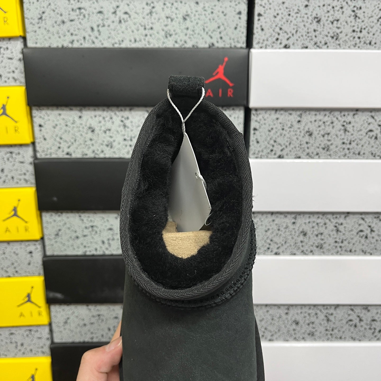 UGG Thick-Soled Low-Cut Fur-Lined Snow Boots
