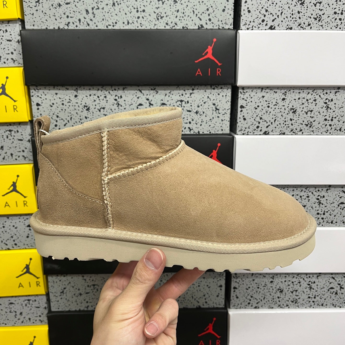 UGG Thick-Soled Low-Cut Fur-Lined Snow Boots