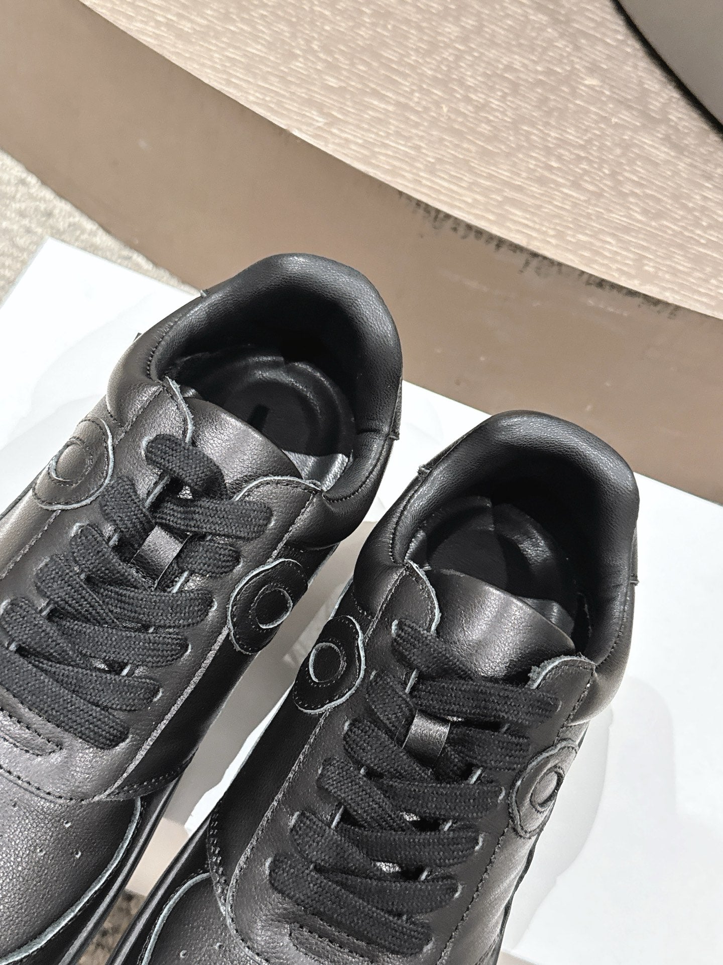 Loewe Jambo Lace-Up Board Sneakers – 25SS