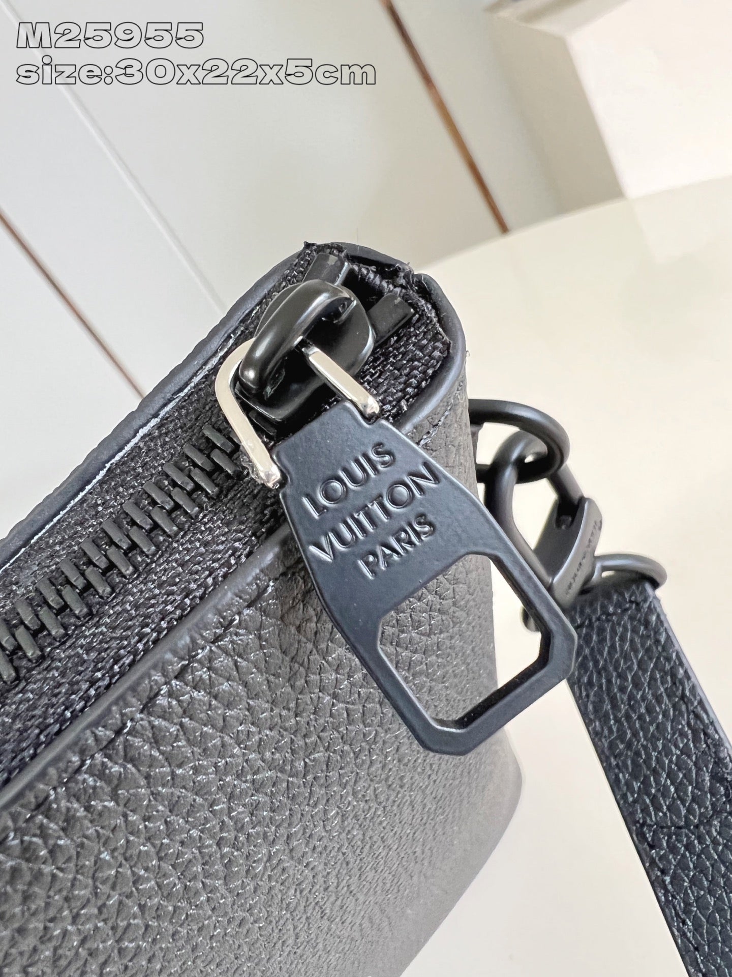 Louis Vuitton Takeoff Pouch