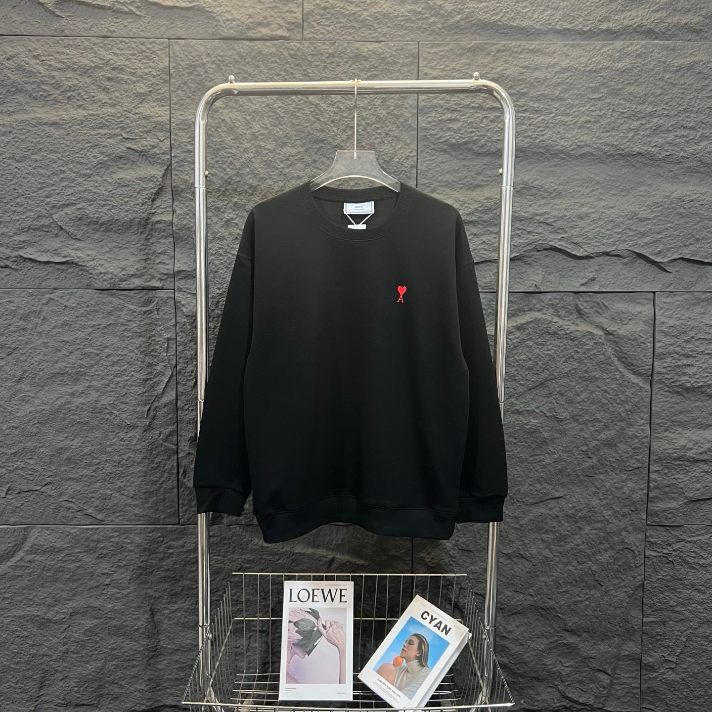 AMI Paris Heart Logo Embroidered Crewneck Sweatshirt – 25SS