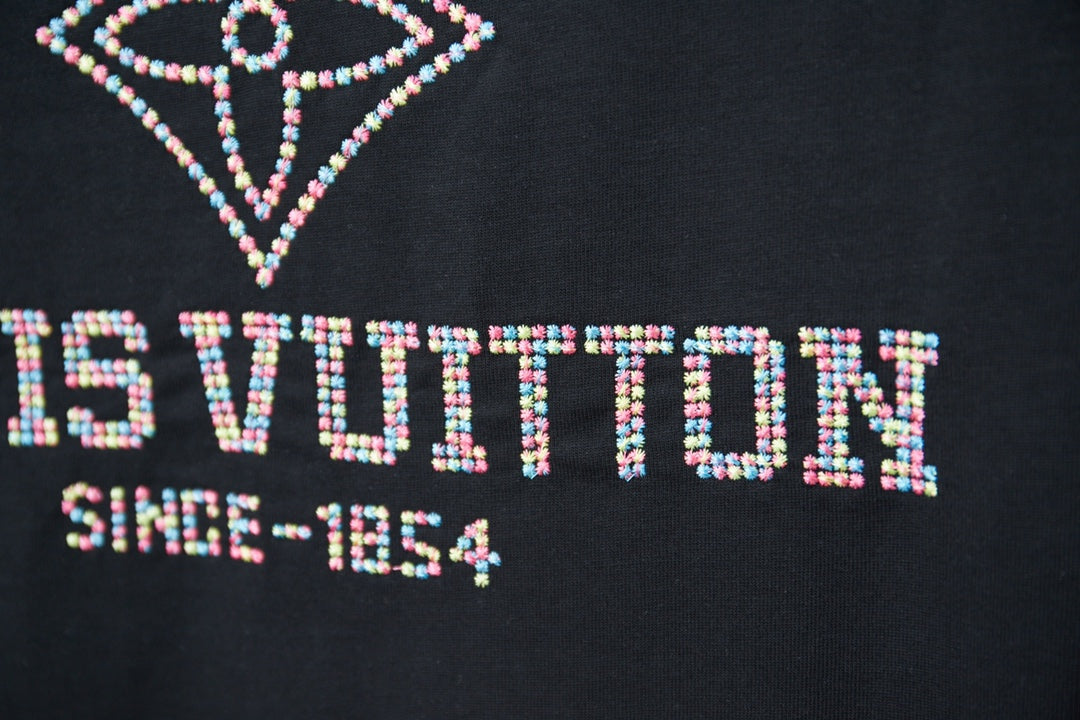 Louis Vuitton Embroidered Hollow LV Letter T-Shirt – 2026SS
