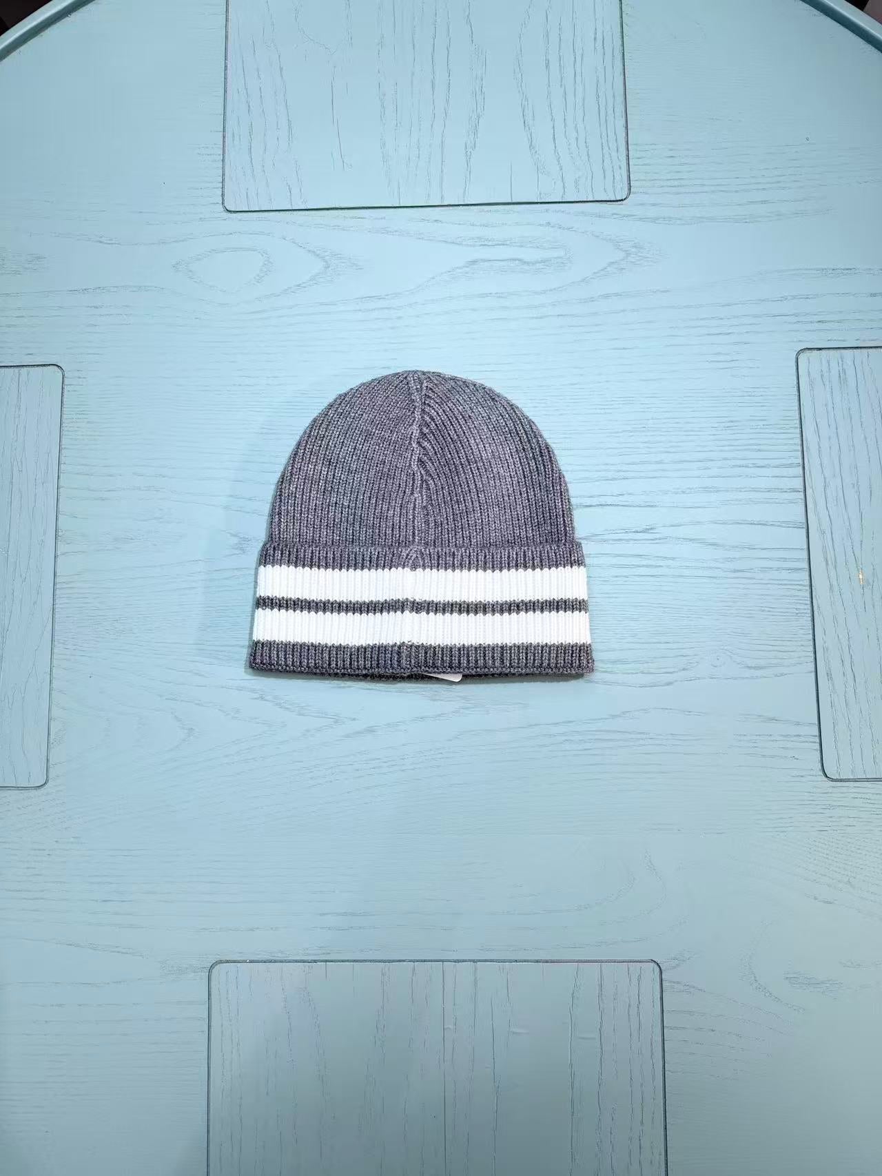 Moncler Classic Jacquard Knit Beanie – Kids Collection – 25FW