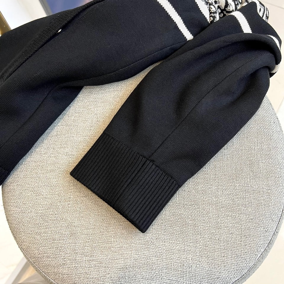 Gucci GG Logo Knit Zip Jacket – 2025FW